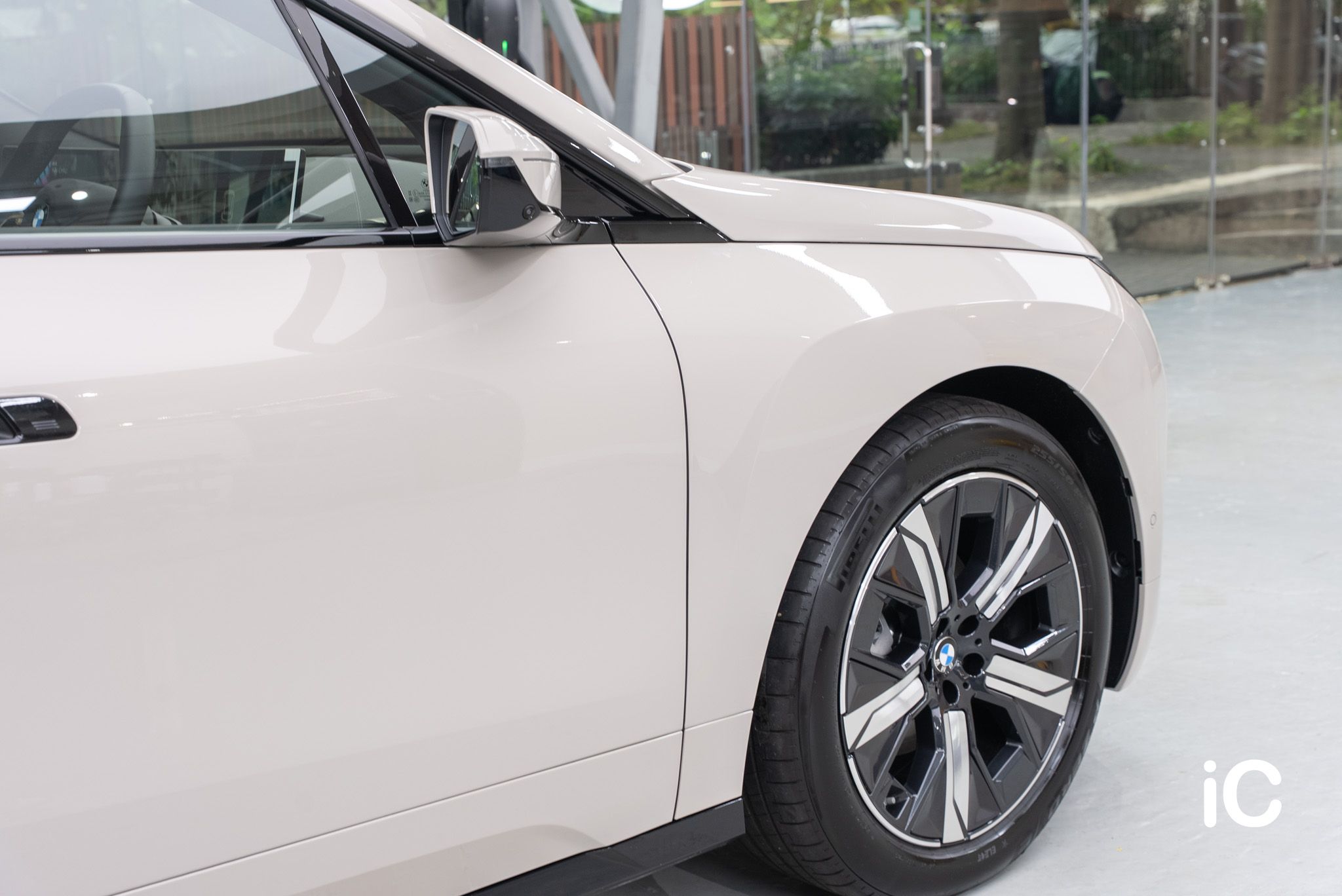 BMW iX 透明 PPF 施工作品