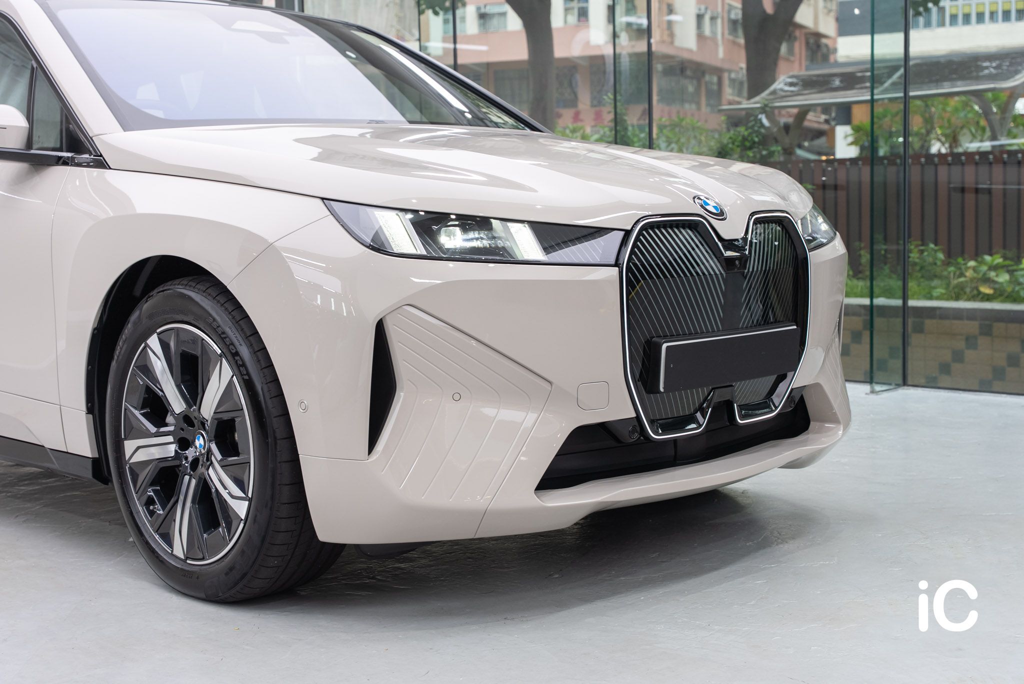 BMW iX 透明 PPF 施工作品