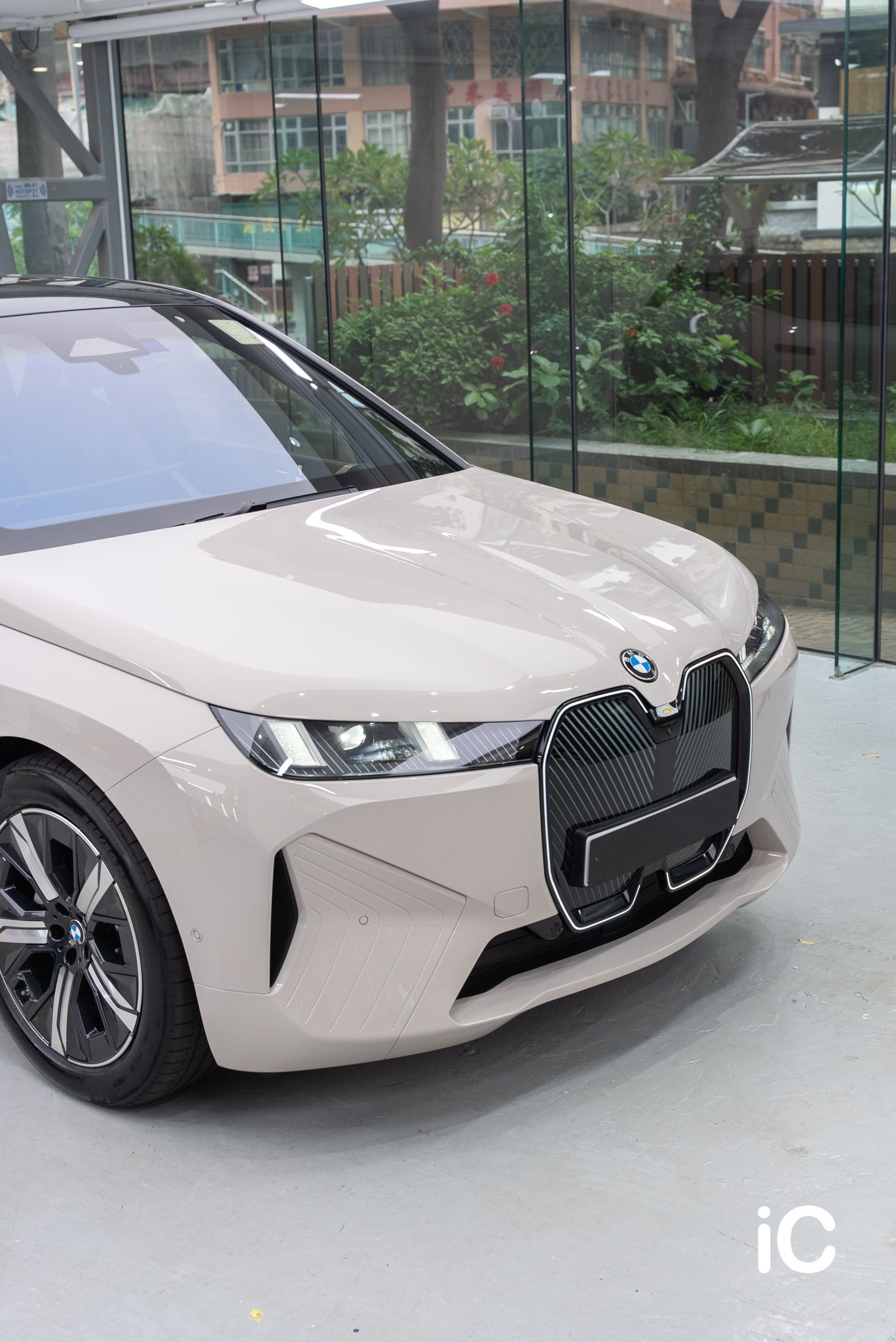 BMW iX 透明 PPF 施工作品