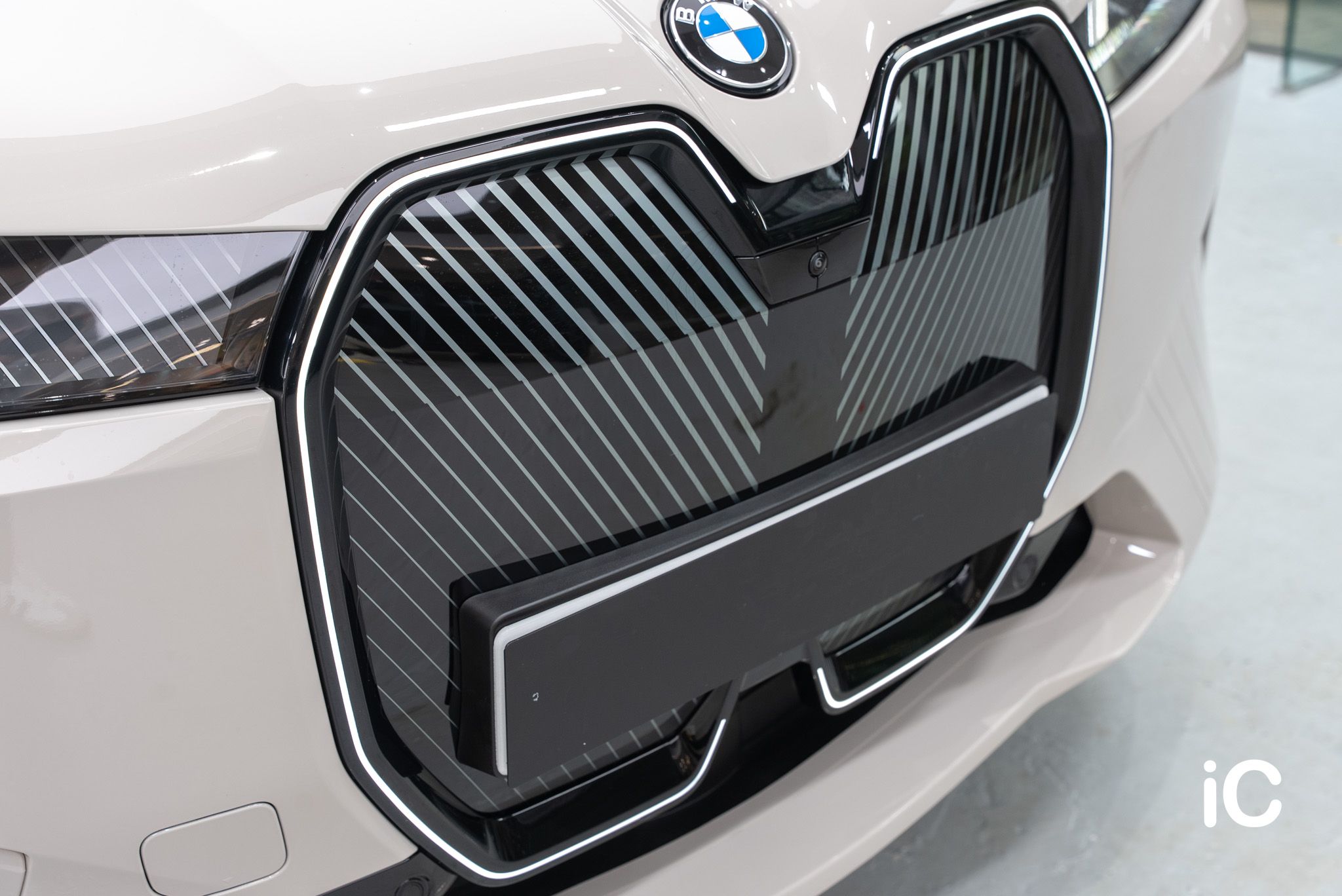 BMW iX 透明 PPF 施工作品