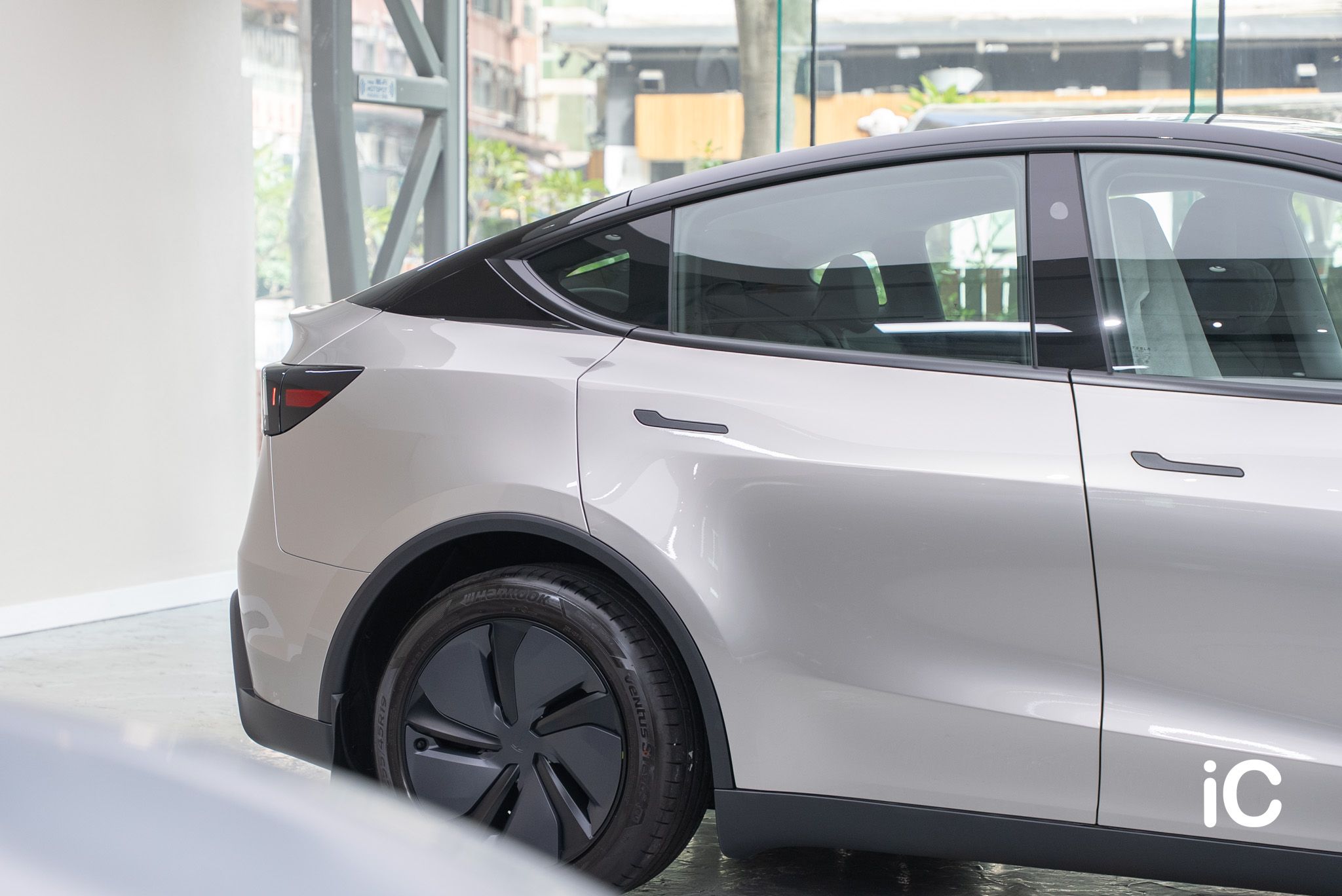 Tesla Model Y 轉色 PPF 施工作品