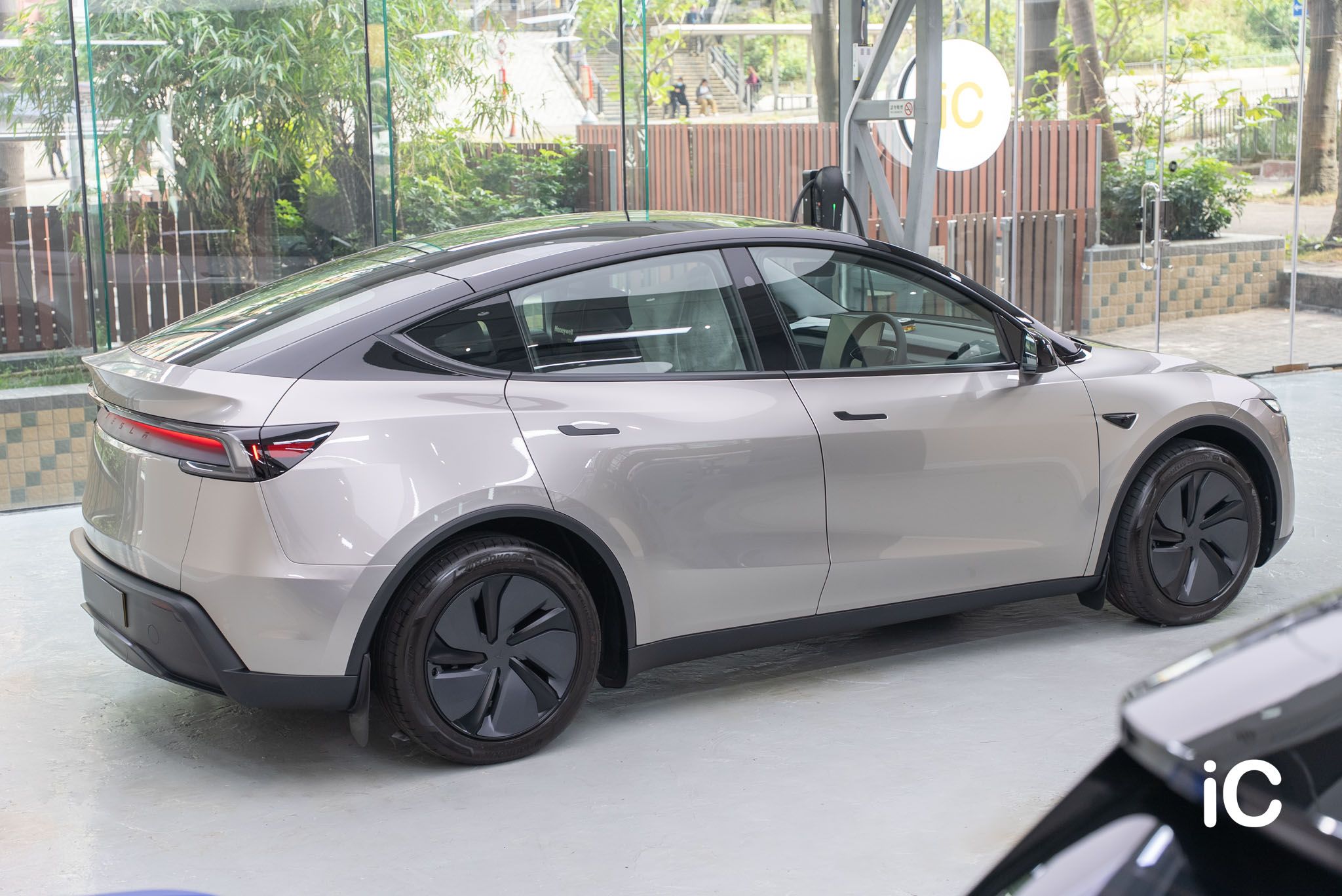 Tesla Model Y 轉色 PPF 施工作品