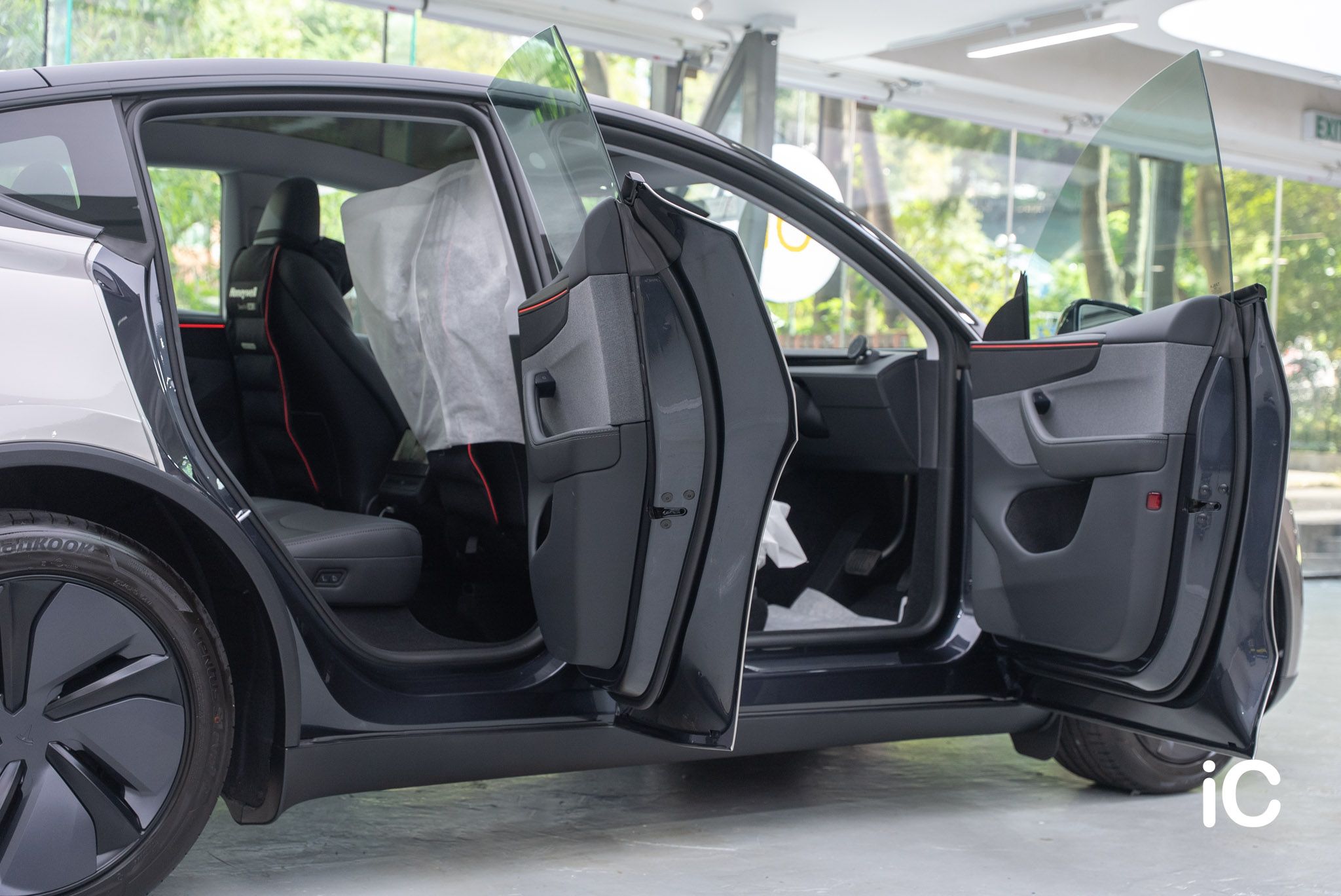 Tesla Model Y 轉色 PPF 施工作品