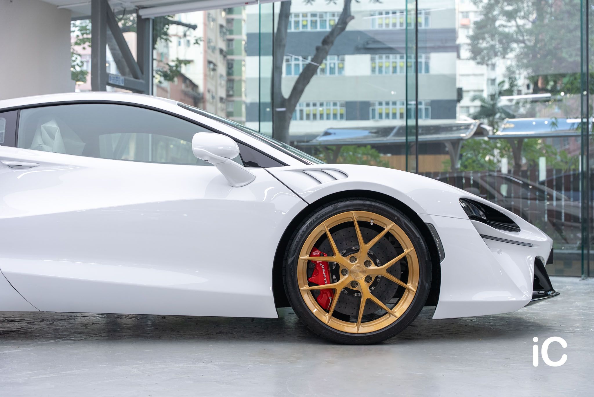 McLaren Artura 透明 PPF 施工作品