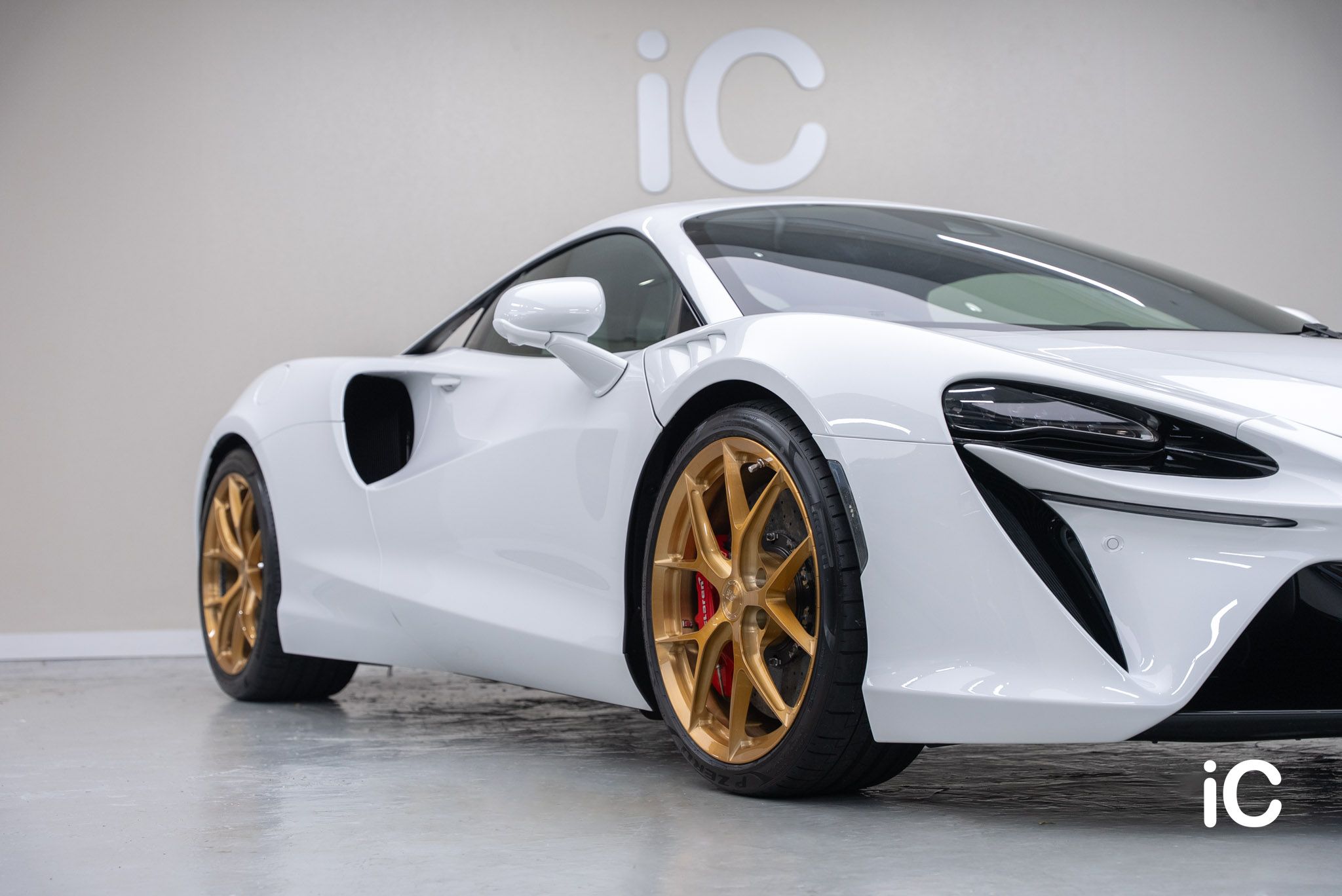 McLaren Artura 透明 PPF 施工作品