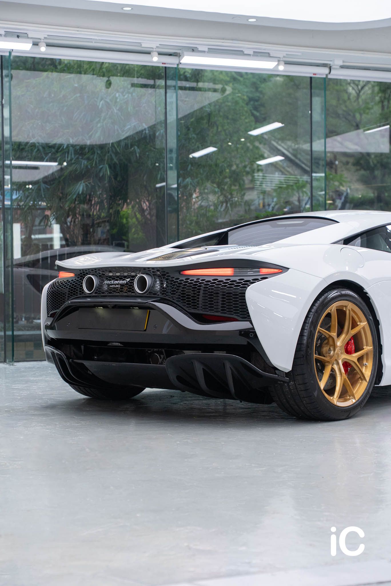 McLaren Artura 透明 PPF 施工作品