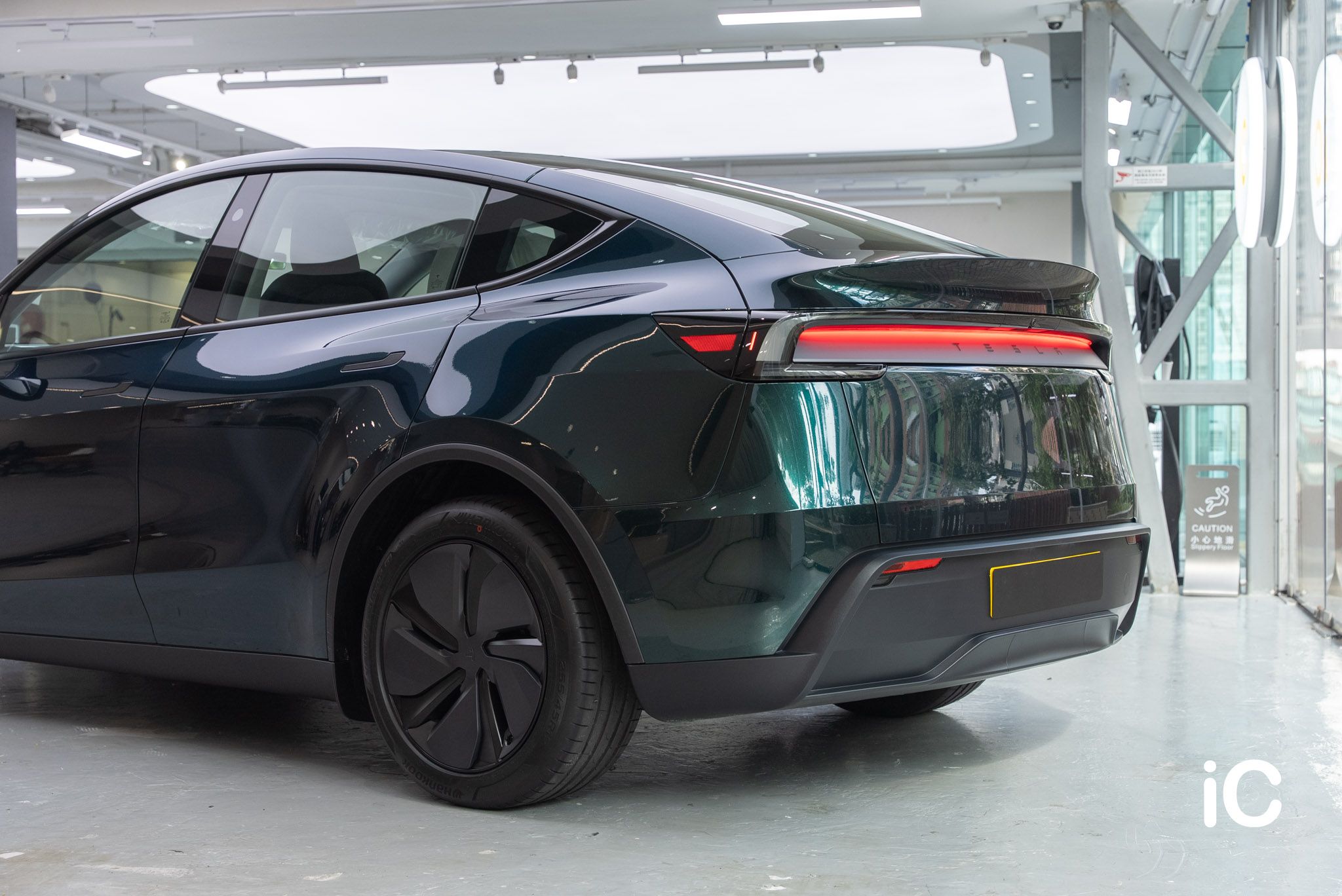 Tesla Model Y 轉色 PPF 施工作品