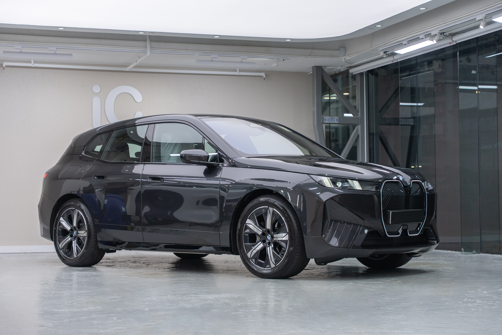 BMW iX 透明 PPF 施工作品
