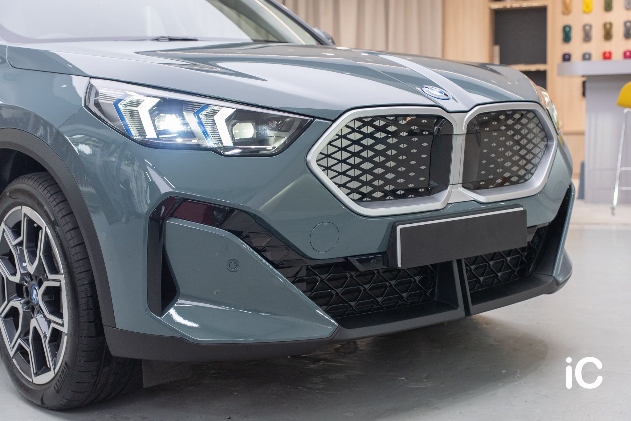 BMW iX2 透明 PPF 施工作品