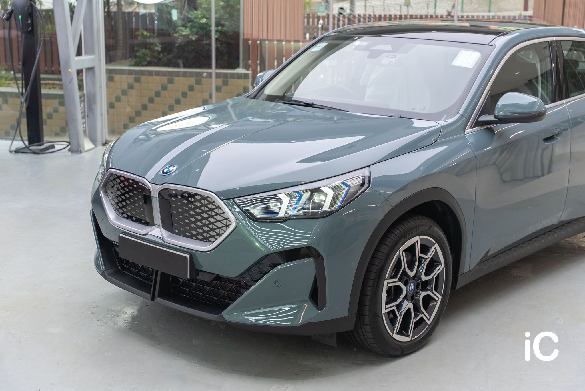 BMW iX2 透明 PPF 施工作品