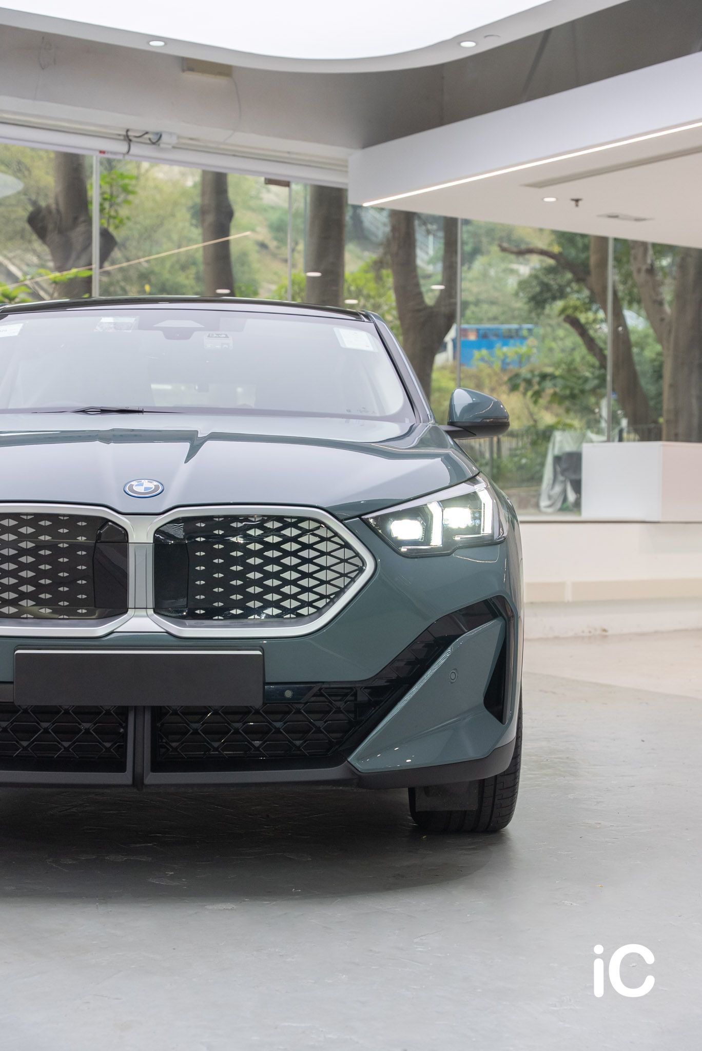 BMW iX2 透明 PPF 施工作品