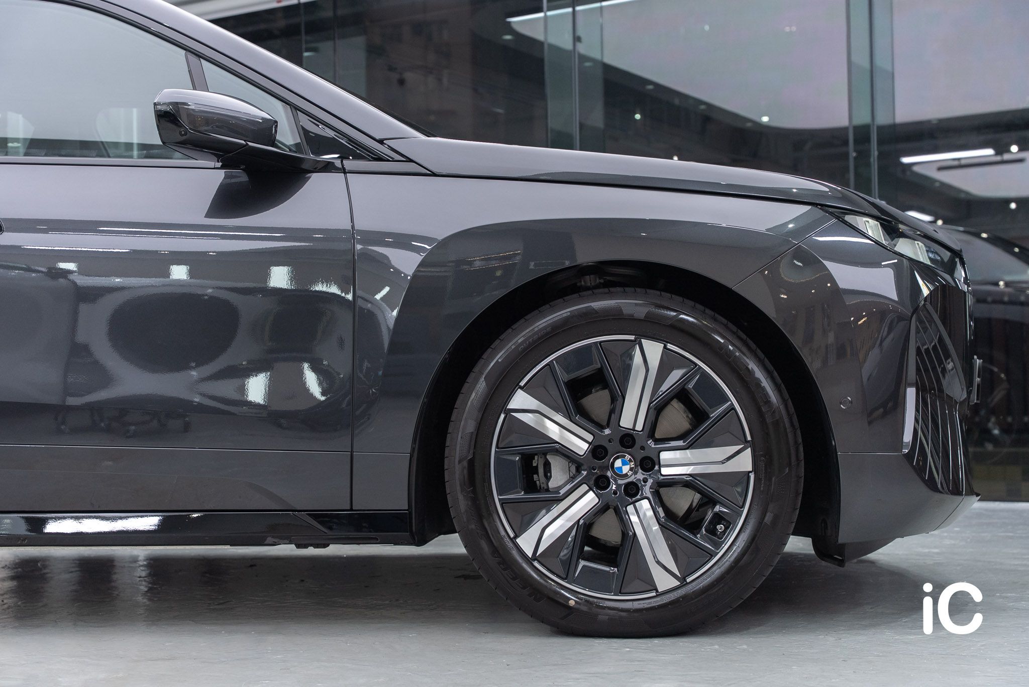 BMW iX 透明 PPF 施工作品