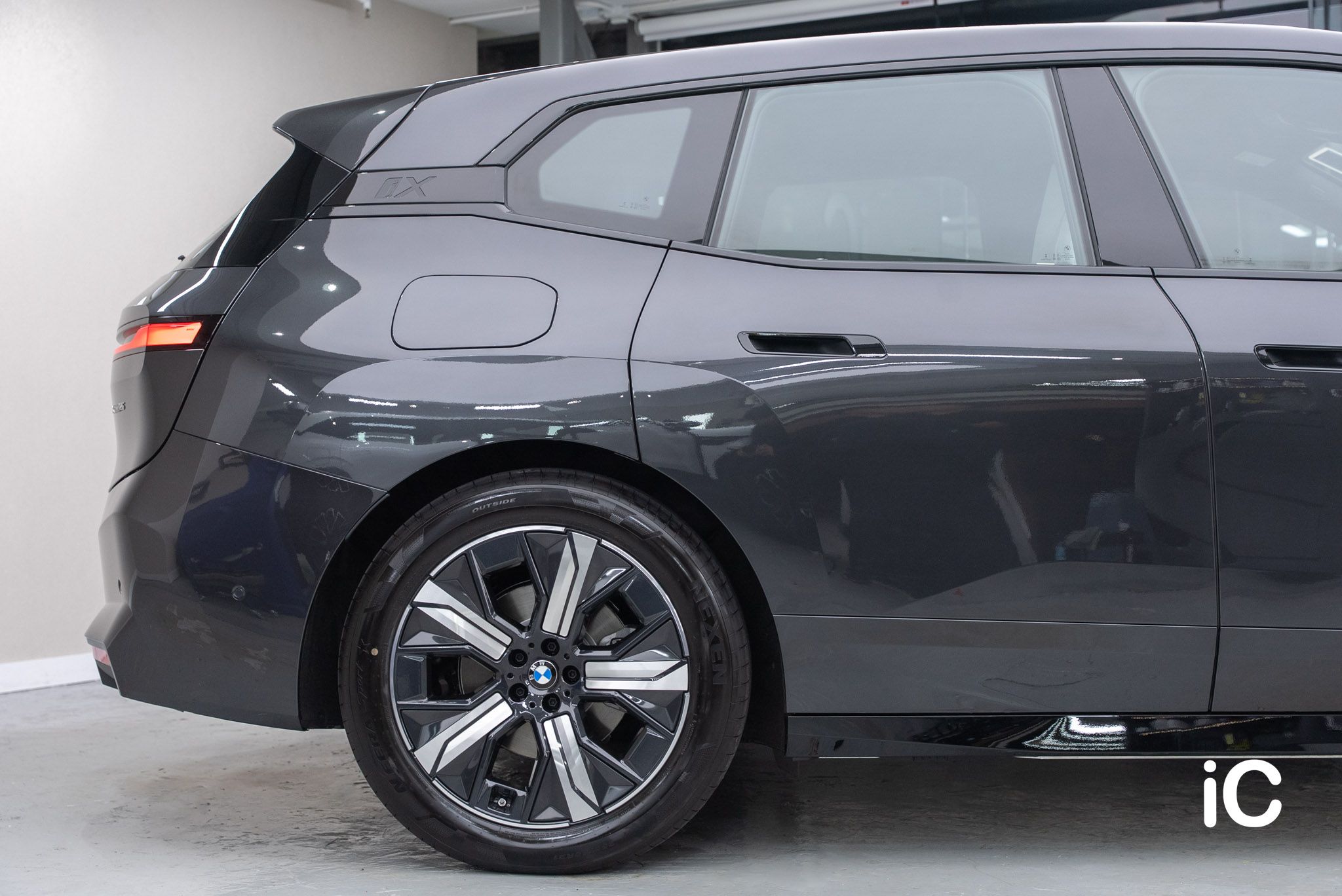 BMW iX 透明 PPF 施工作品
