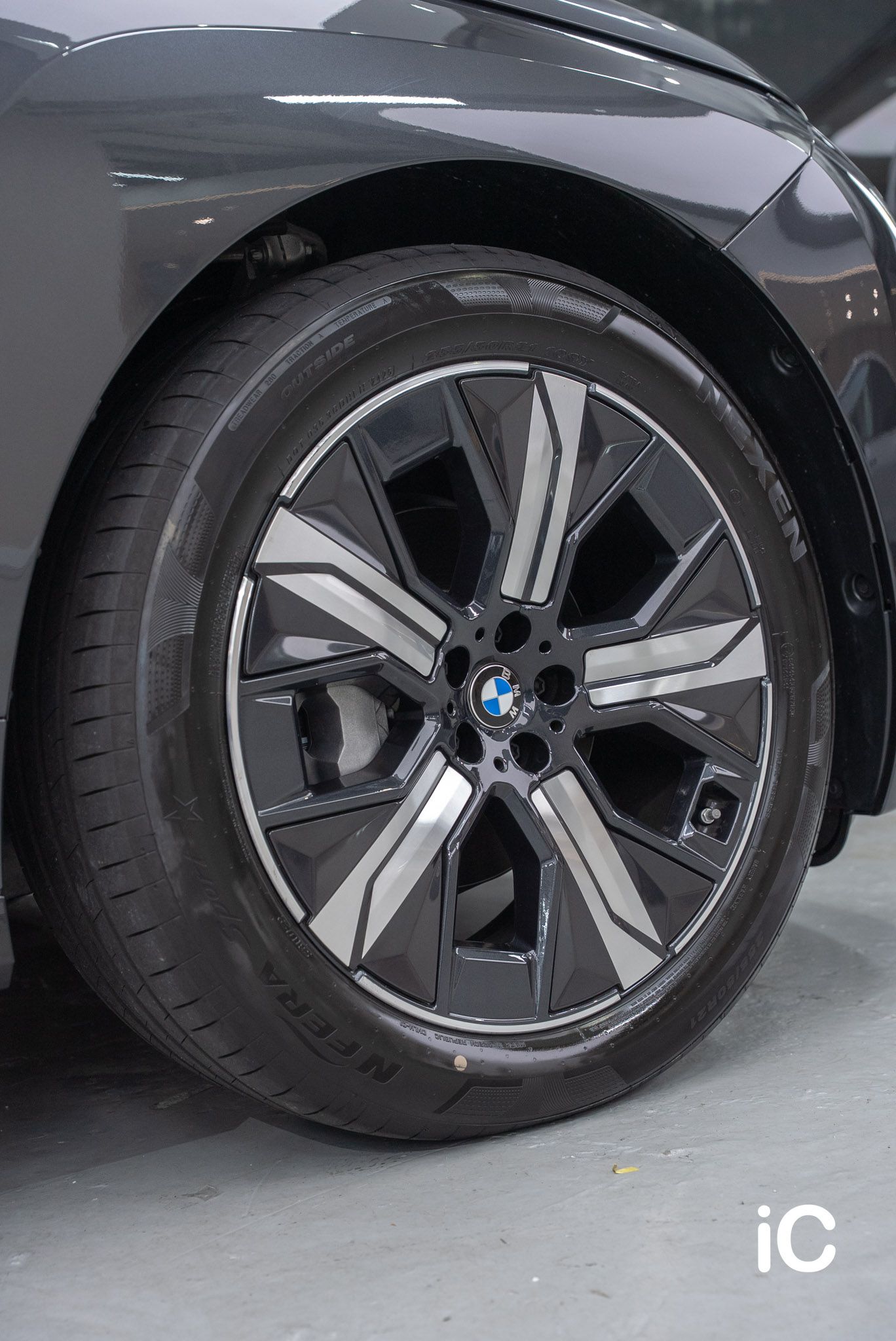 BMW iX 透明 PPF 施工作品