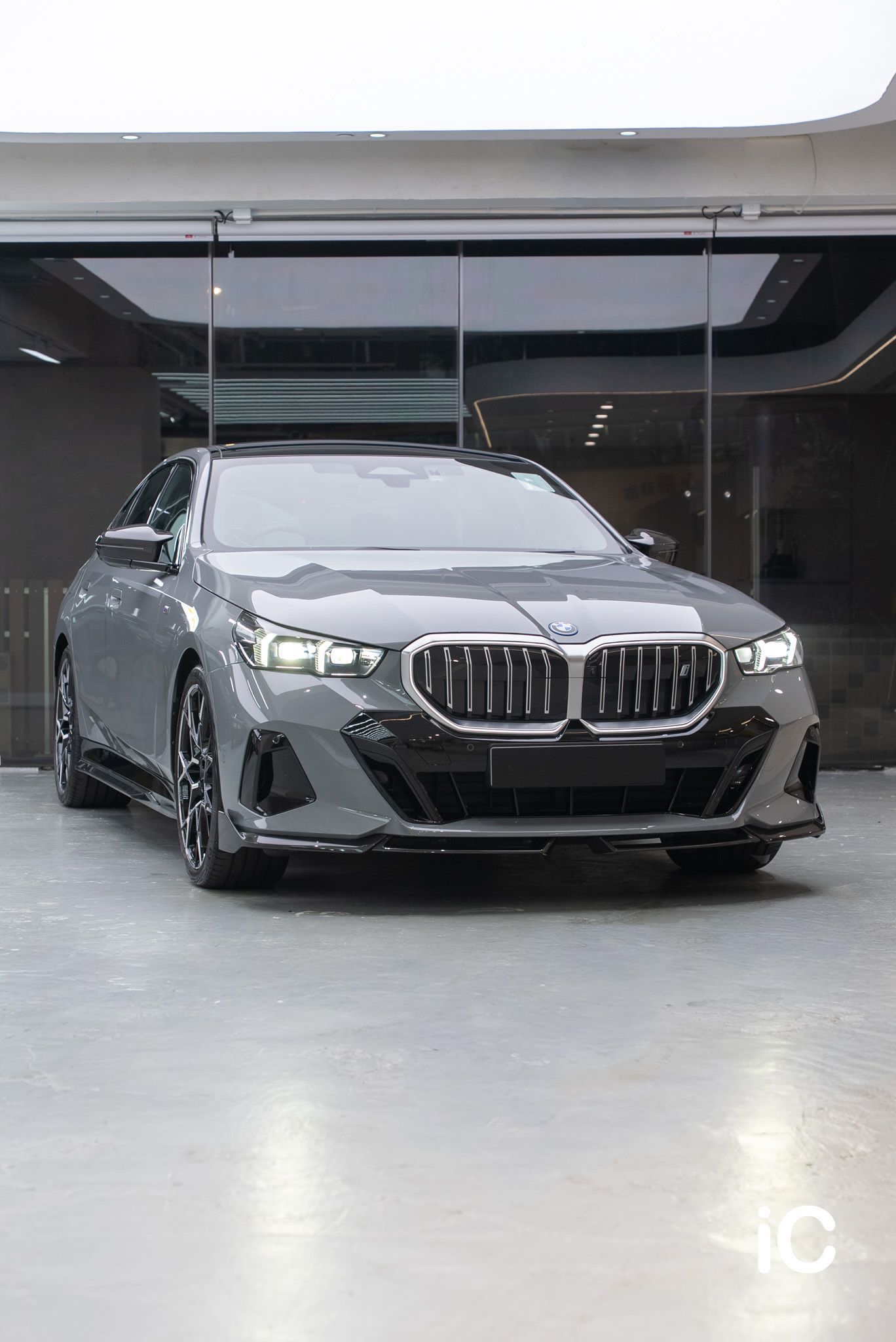 BMW i5 轉色 PPF 施工作品