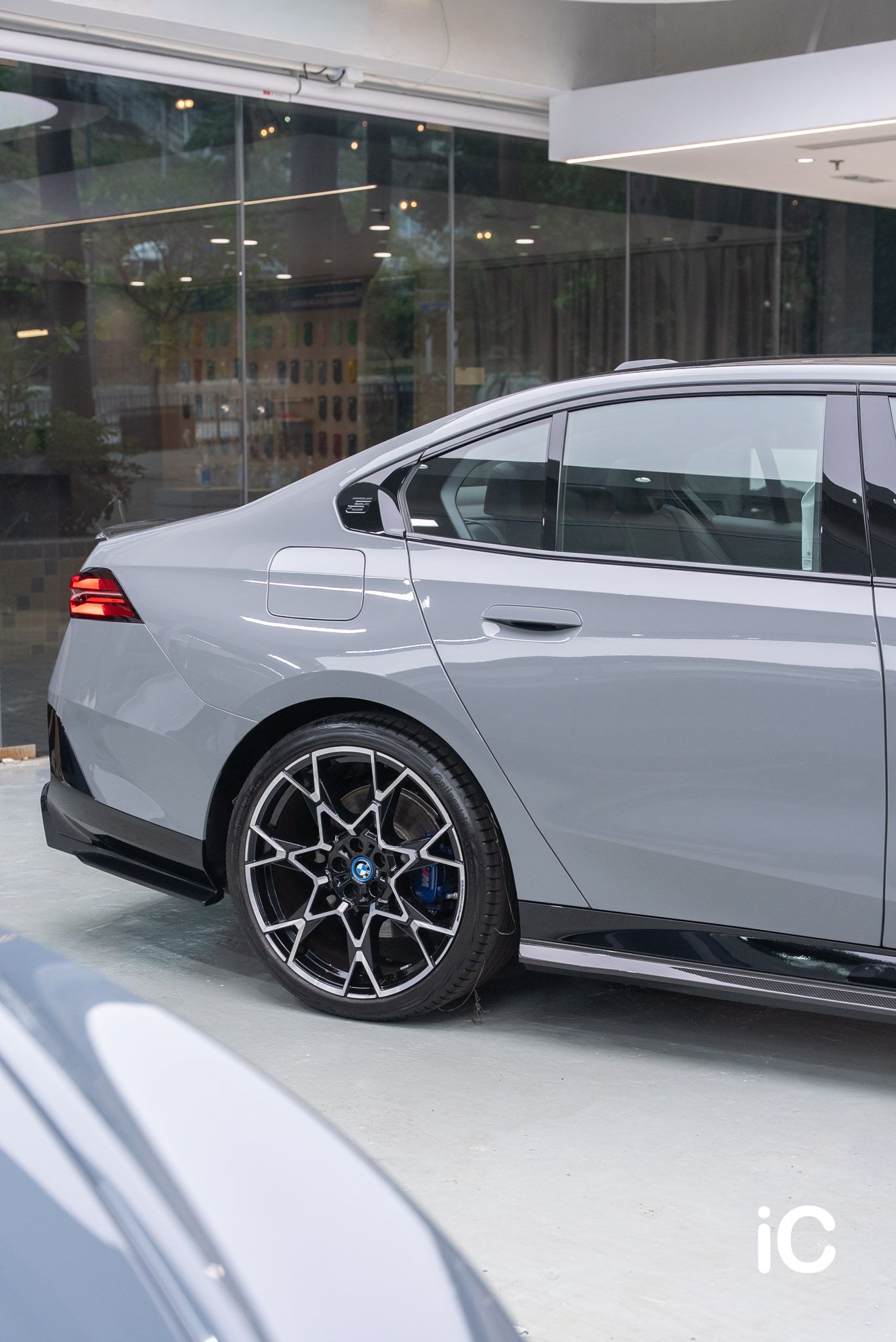BMW i5 轉色 PPF 施工作品