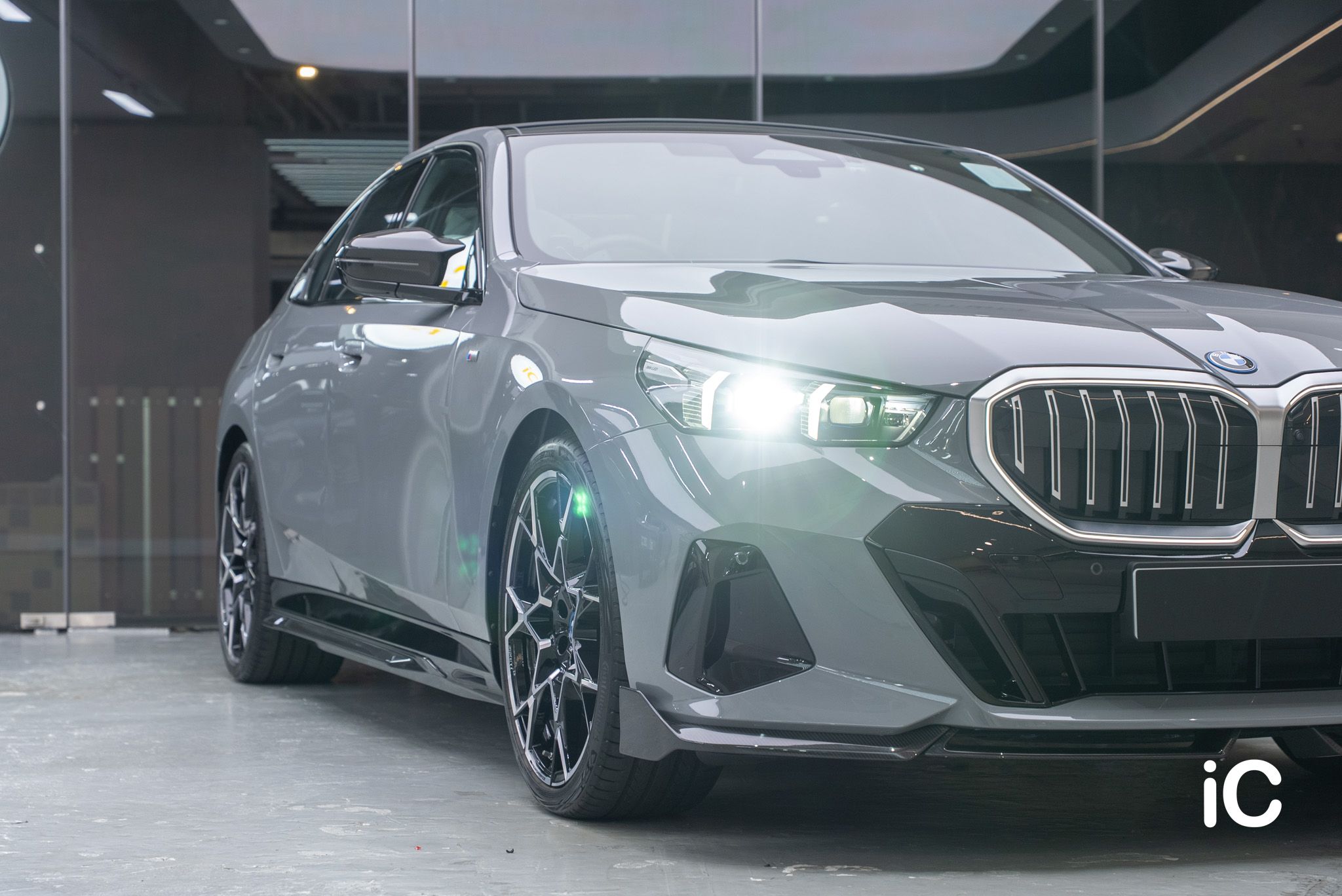 BMW i5 轉色 PPF 施工作品