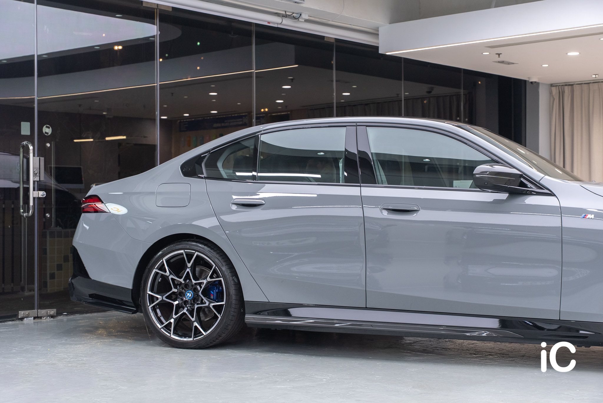 BMW i5 轉色 PPF 施工作品