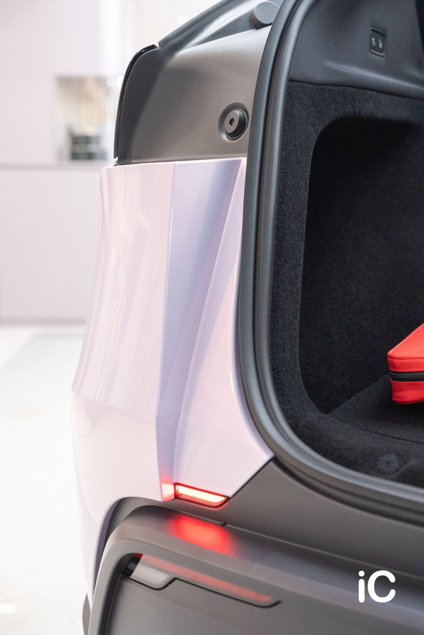 Tesla Model Y 轉色 PPF 施工作品