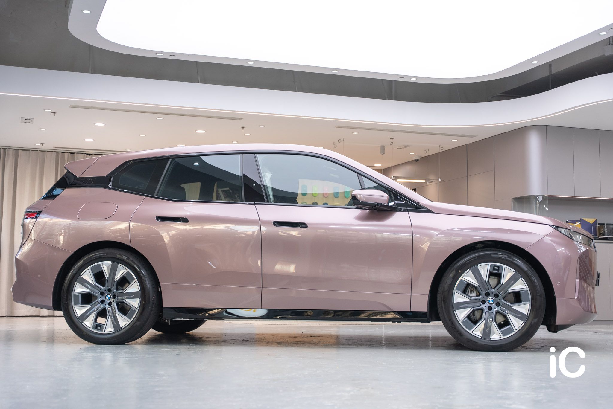 BMW iX 轉色 PPF 施工作品
