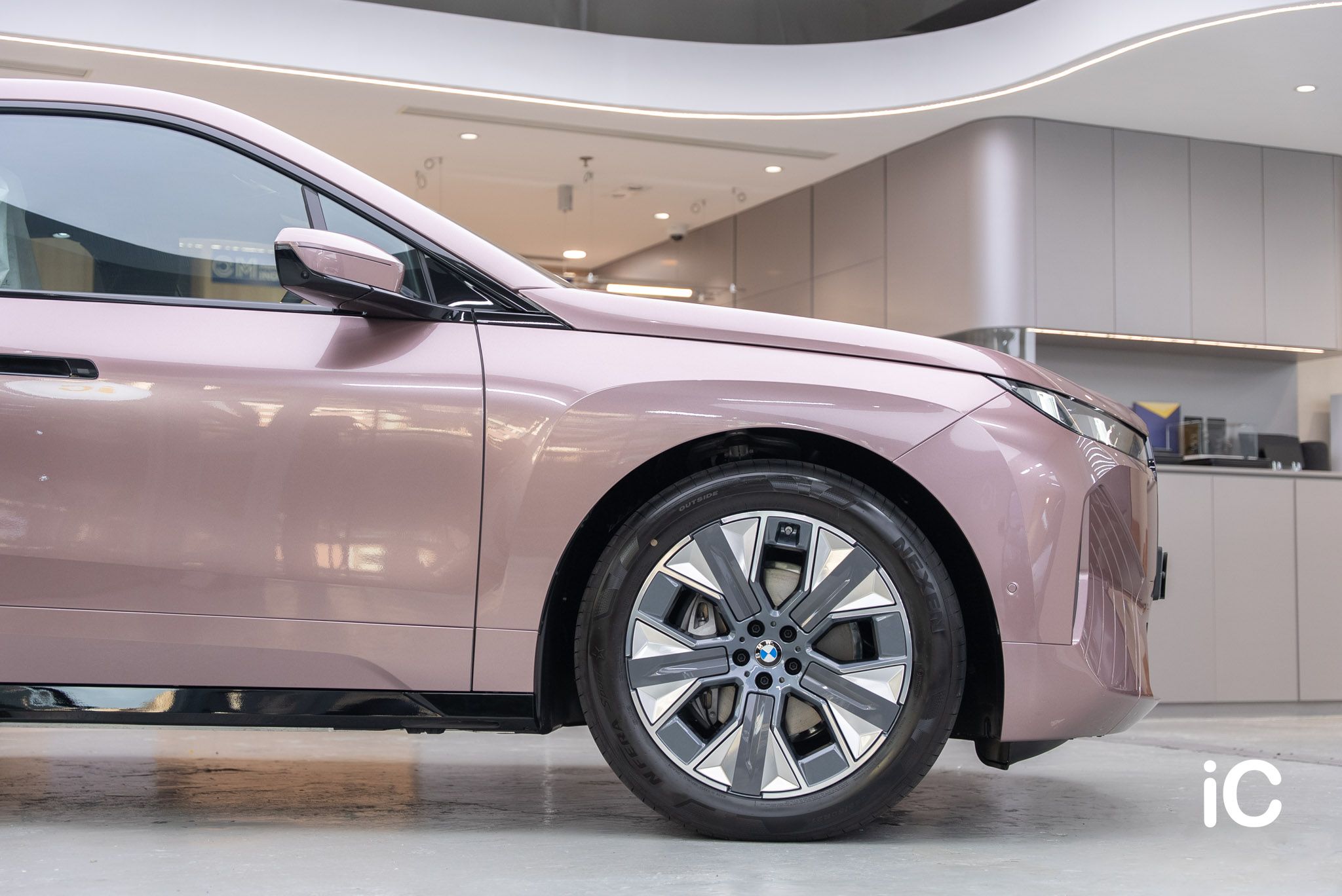BMW iX 轉色 PPF 施工作品