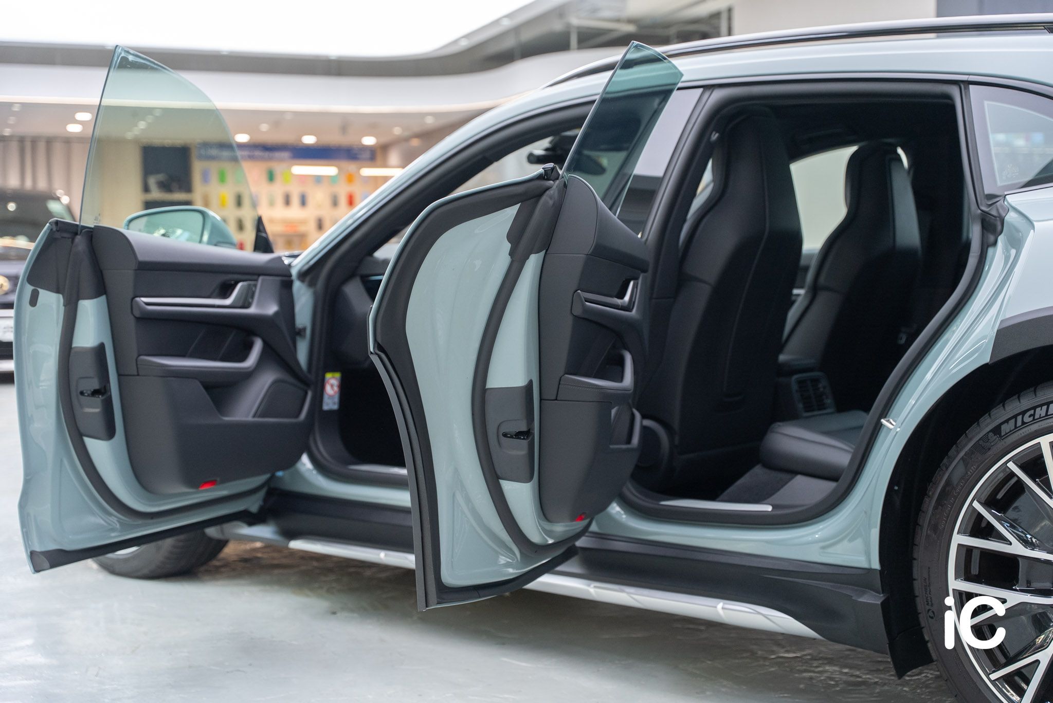 Porsche Taycan 4 Cross Turismo 轉色 PPF 施工作品