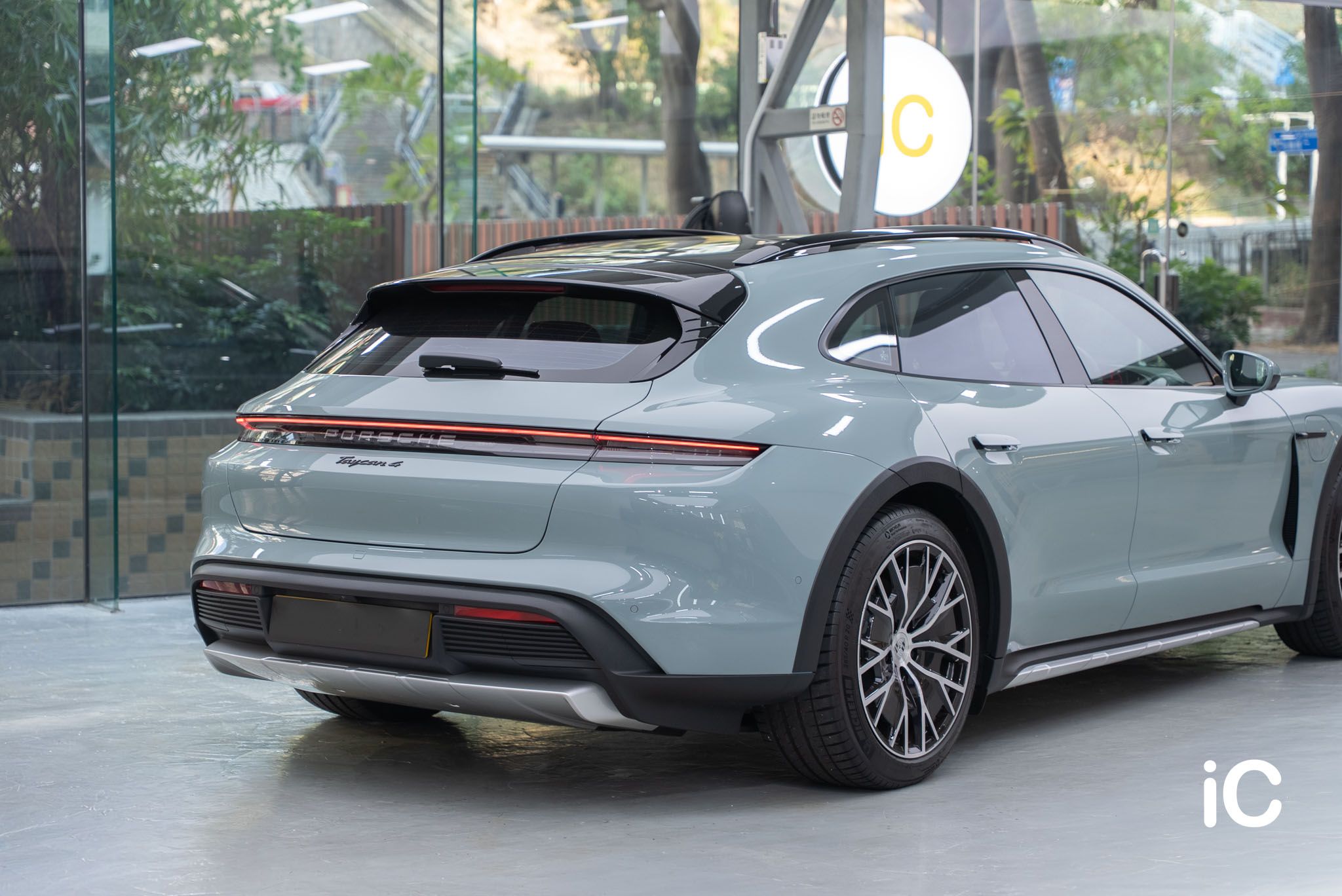 Porsche Taycan 4 Cross Turismo 轉色 PPF 施工作品