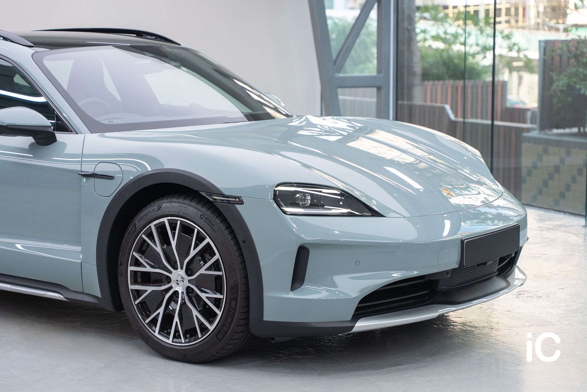 Porsche Taycan 4 Cross Turismo 轉色 PPF 施工作品