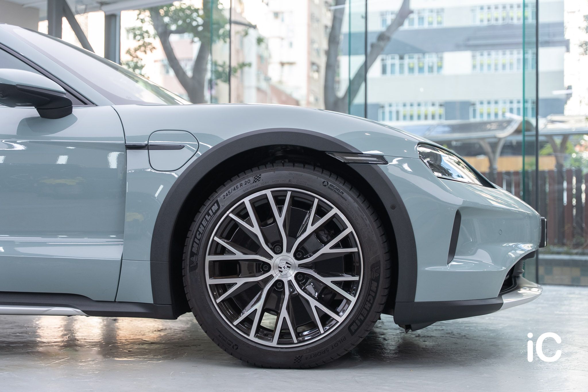 Porsche Taycan 4 Cross Turismo 轉色 PPF 施工作品
