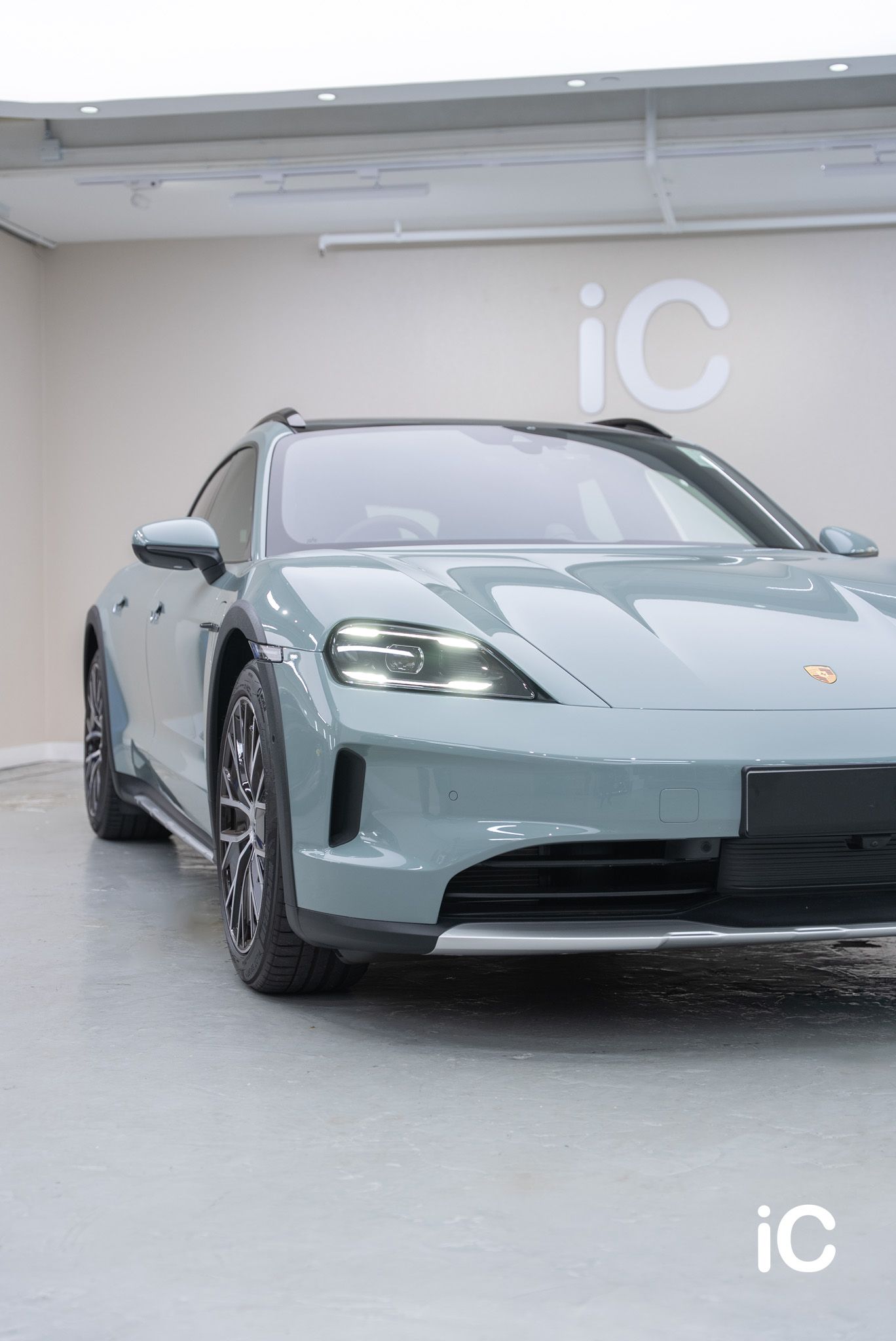 Porsche Taycan 4 Cross Turismo 轉色 PPF 施工作品