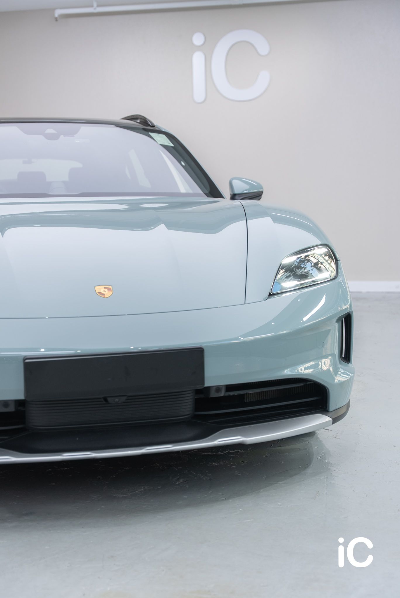 Porsche Taycan 4 Cross Turismo 轉色 PPF 施工作品