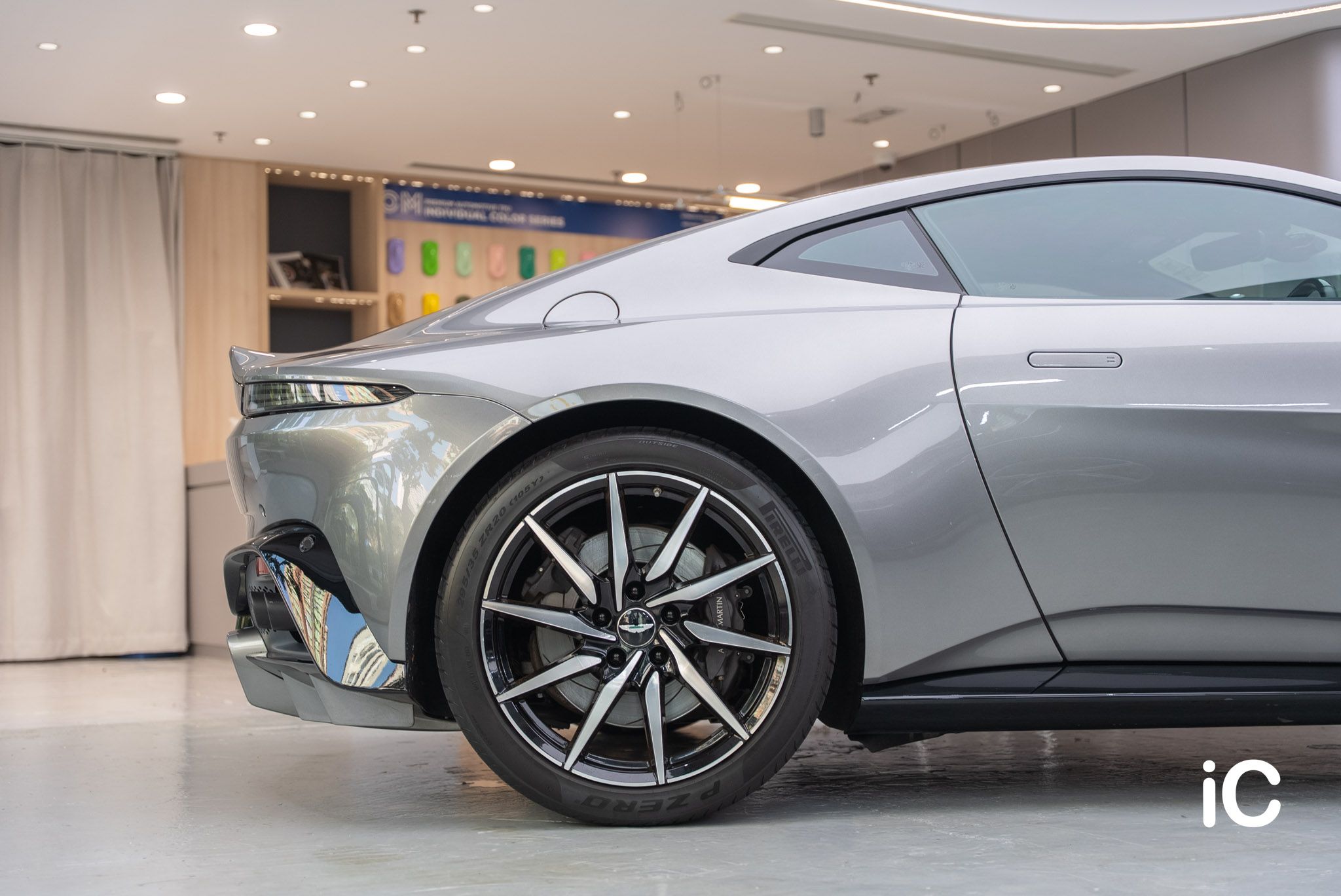 Aston Martin Vantage 透明 PPF 施工作品