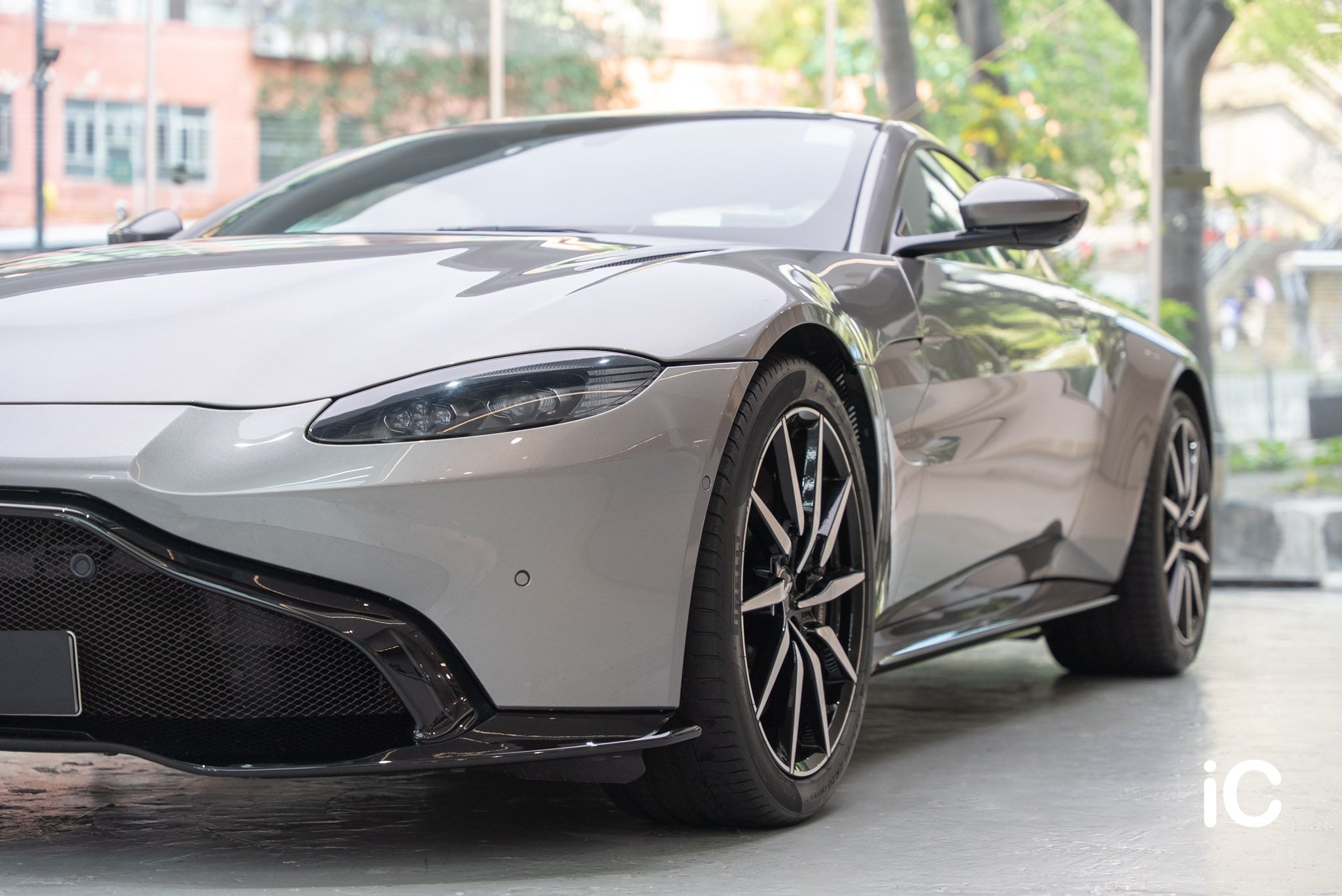 Aston Martin Vantage 透明 PPF 施工作品