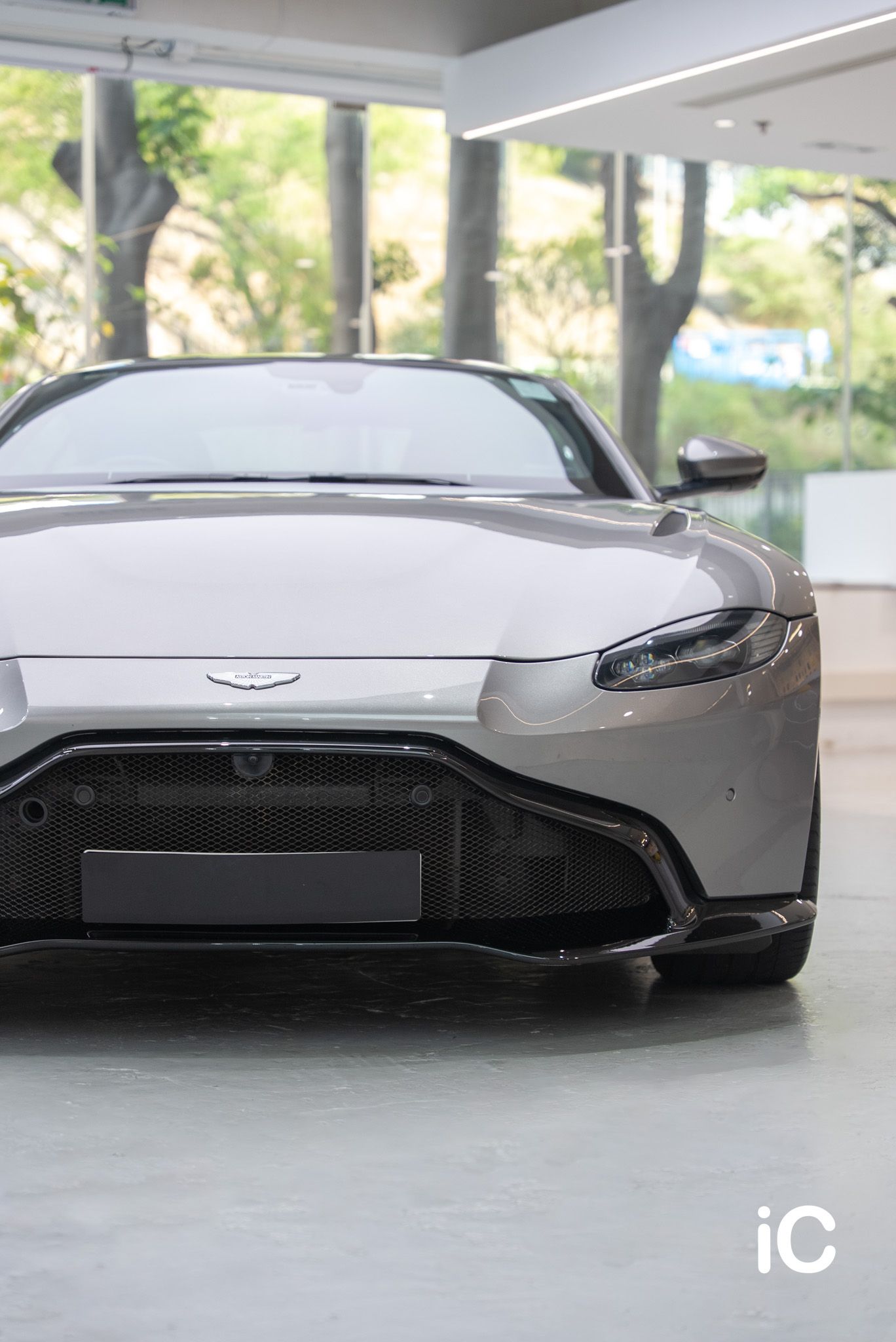 Aston Martin Vantage 透明 PPF 施工作品