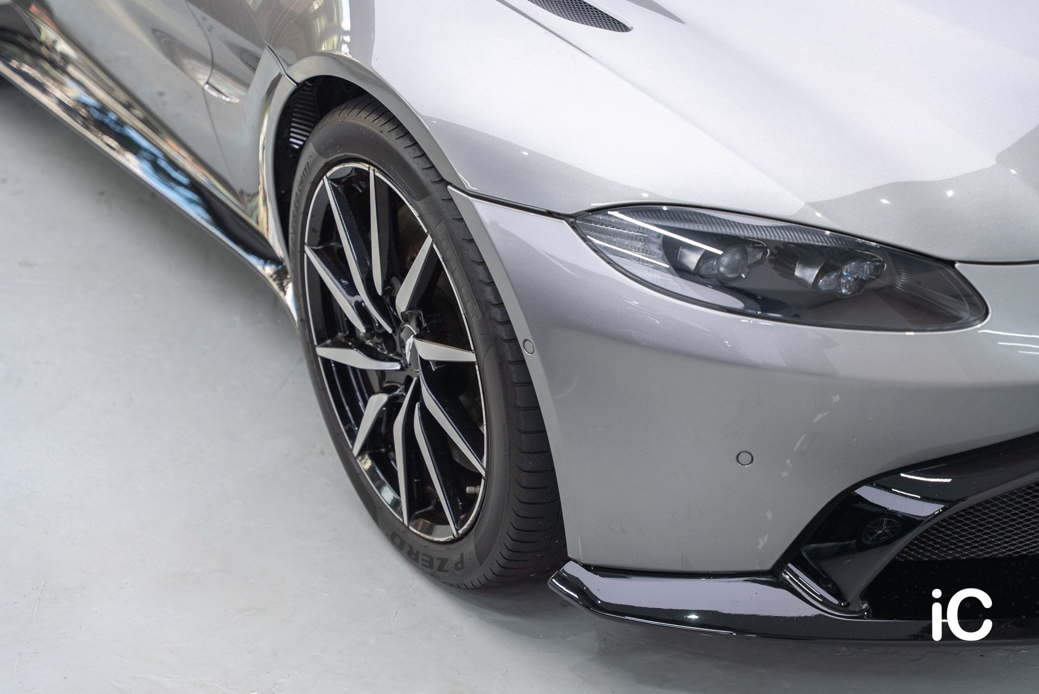 Aston Martin Vantage 透明 PPF 施工作品