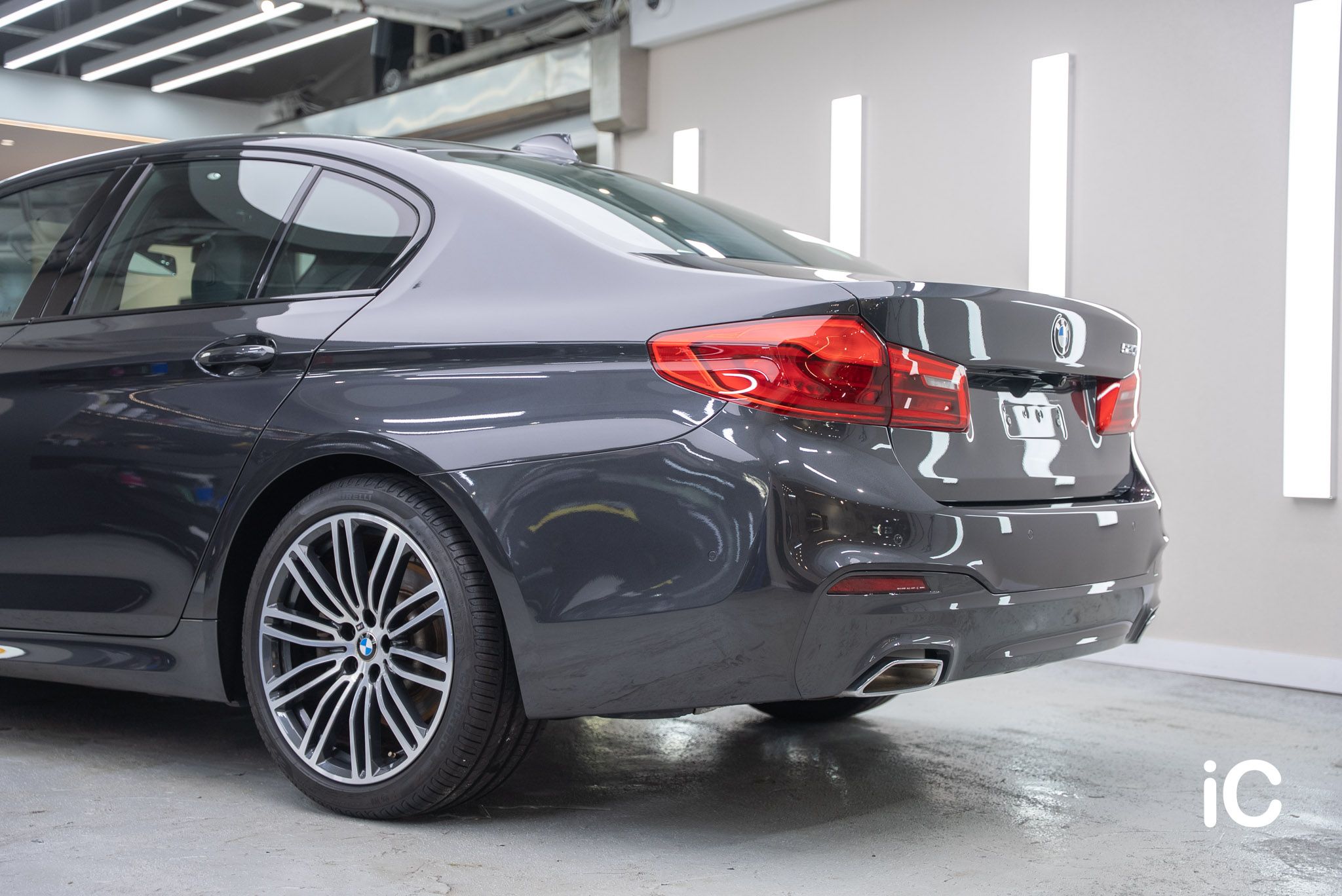 BMW THE 5 鍍膜 施工作品