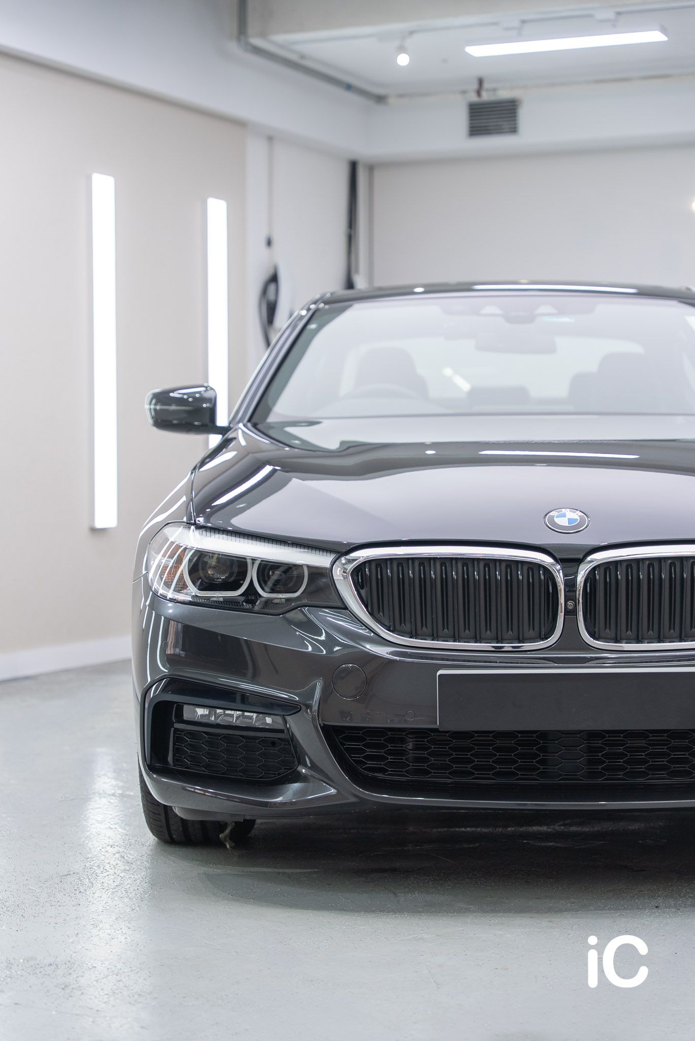 BMW THE 5 鍍膜 施工作品