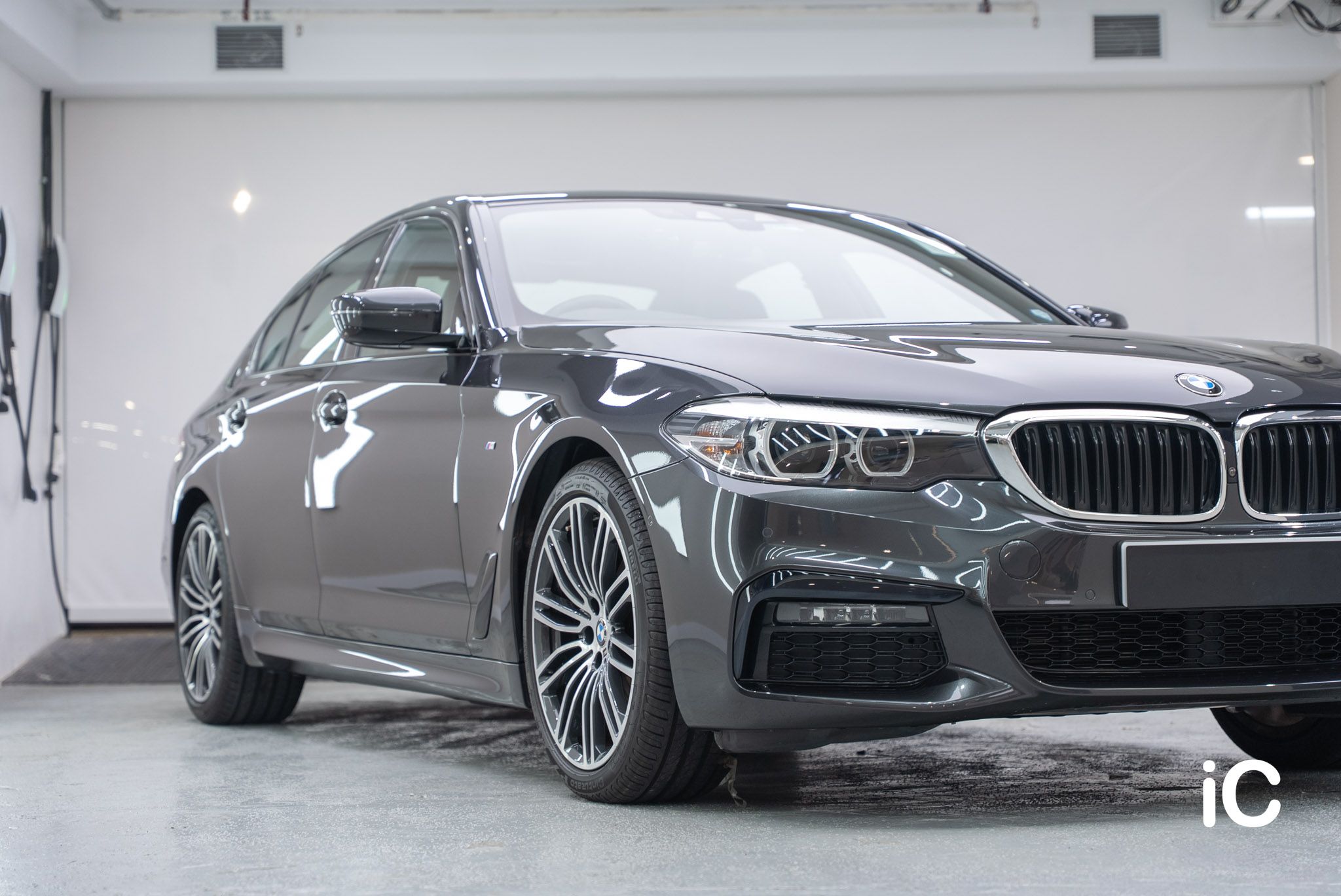 BMW THE 5 鍍膜 施工作品