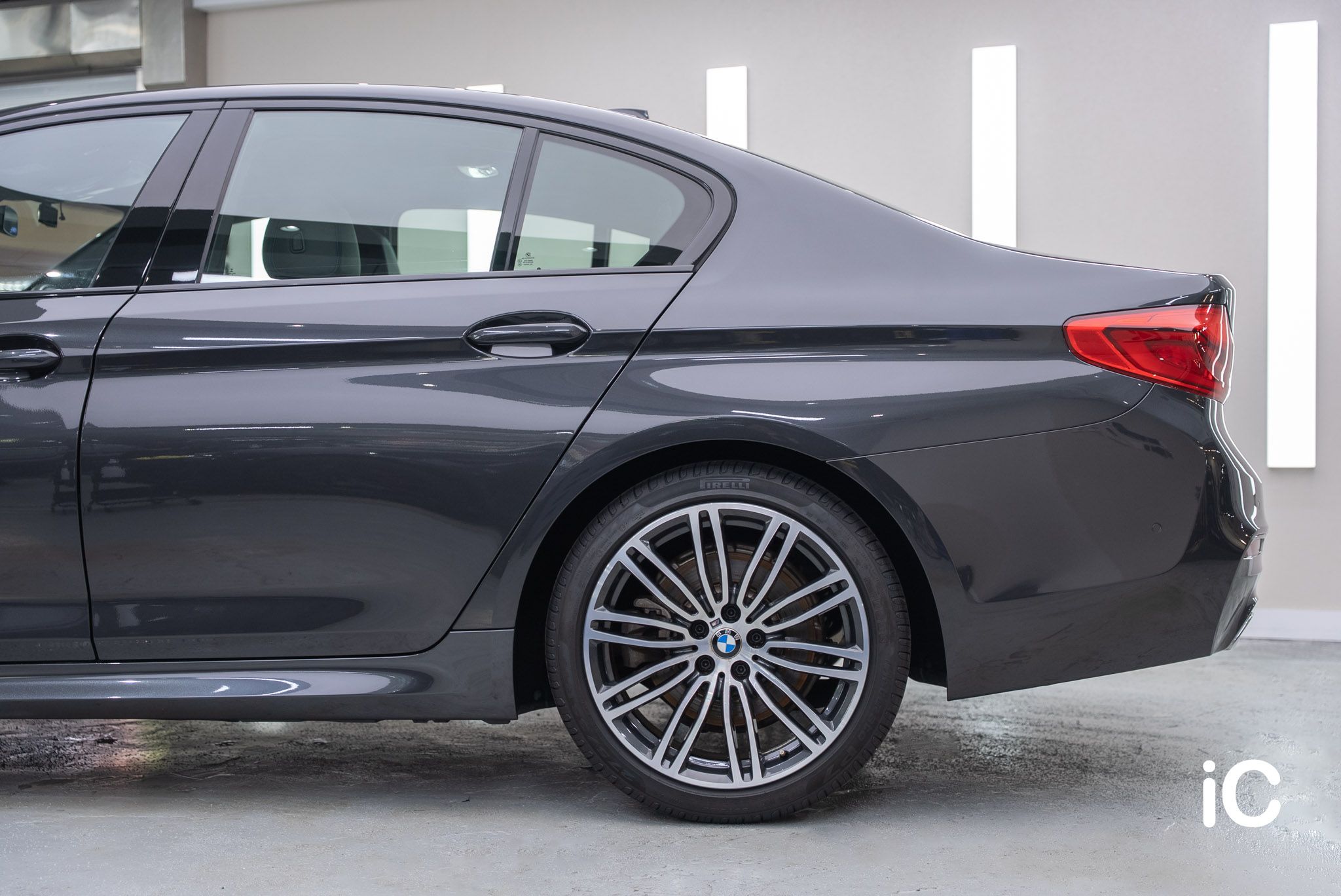 BMW THE 5 鍍膜 施工作品
