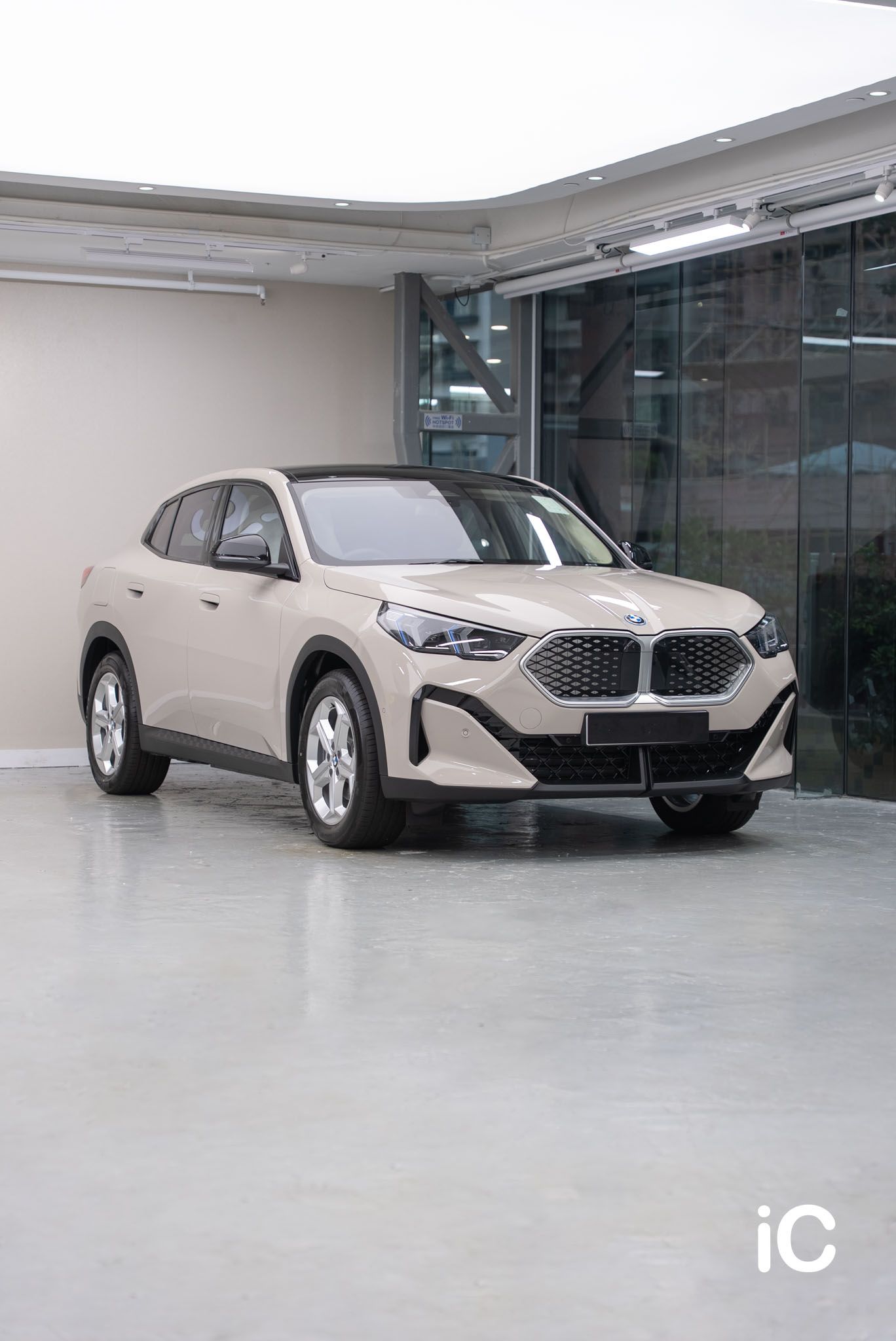 BMW iX2 透明 PPF 施工作品