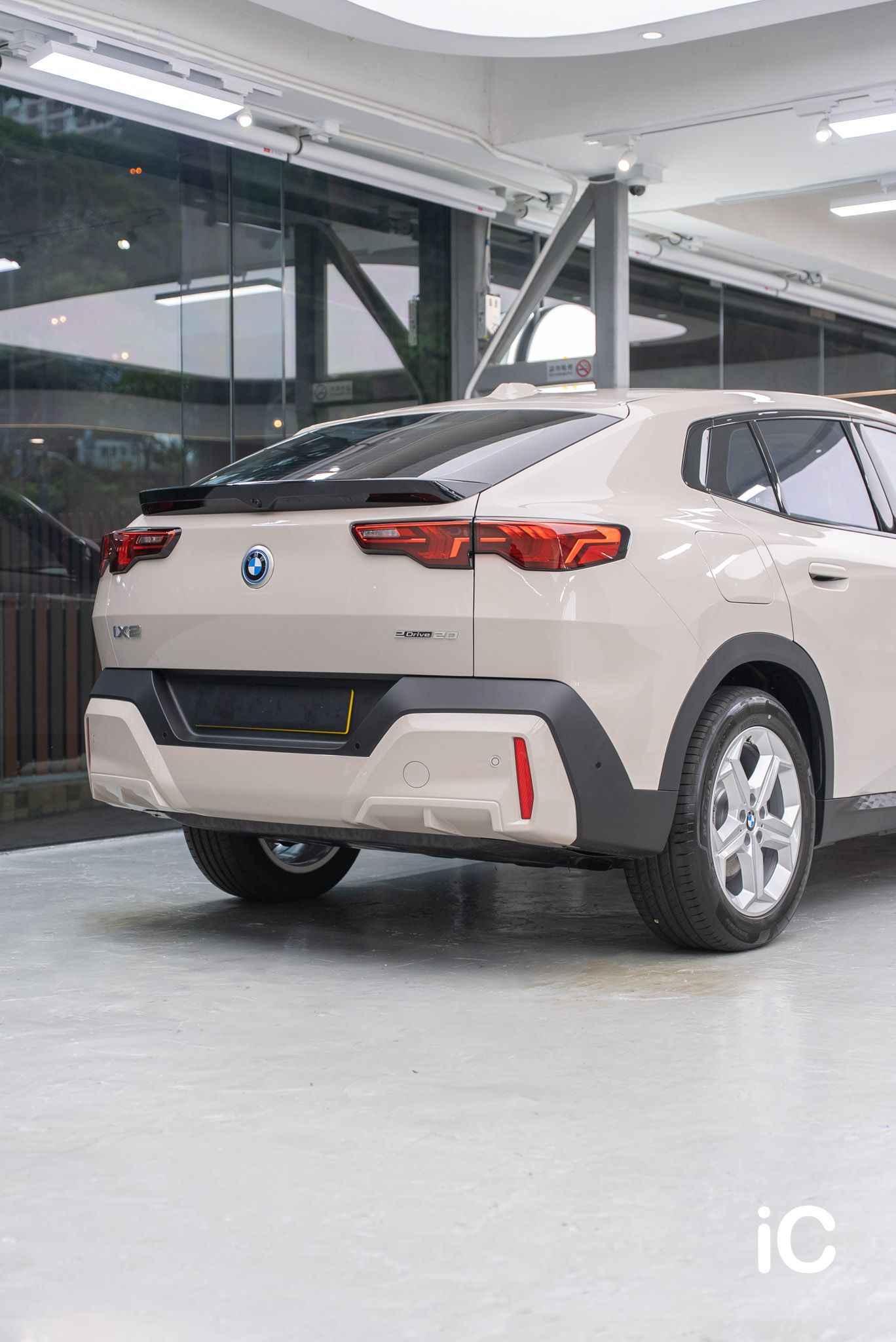 BMW iX2 透明 PPF 施工作品