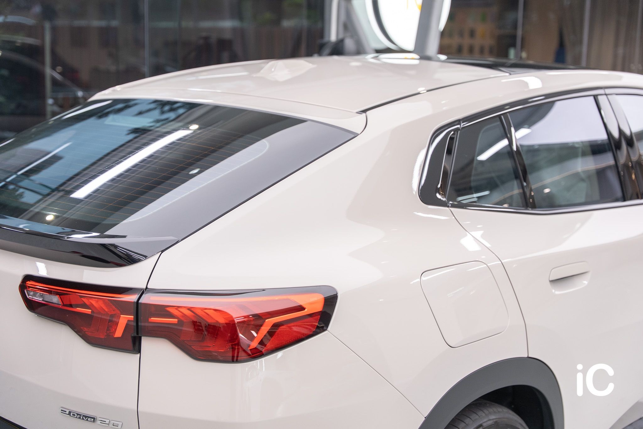 BMW iX2 透明 PPF 施工作品