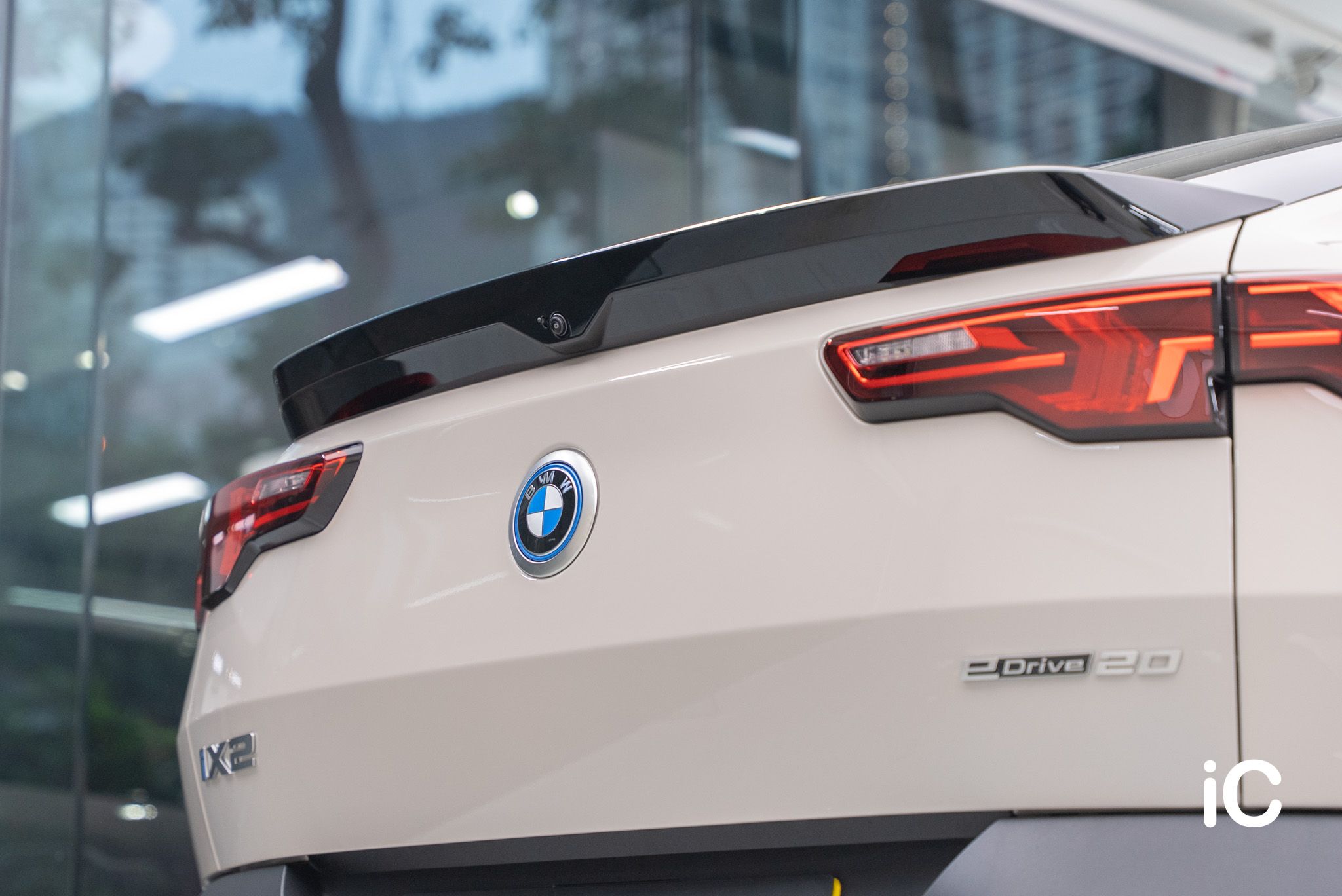BMW iX2 透明 PPF 施工作品