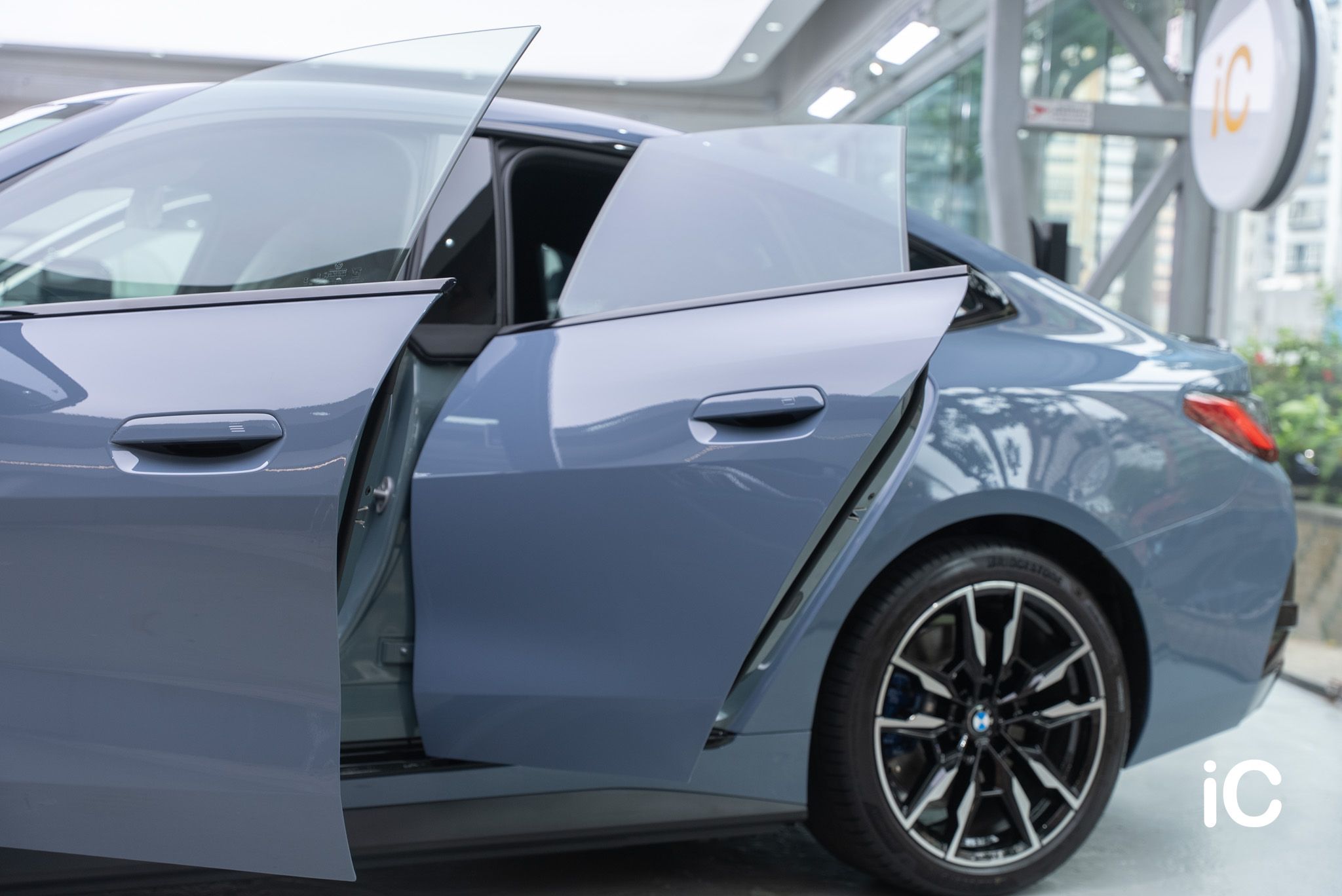 BMW i4 (M50) 轉色 PPF 施工作品