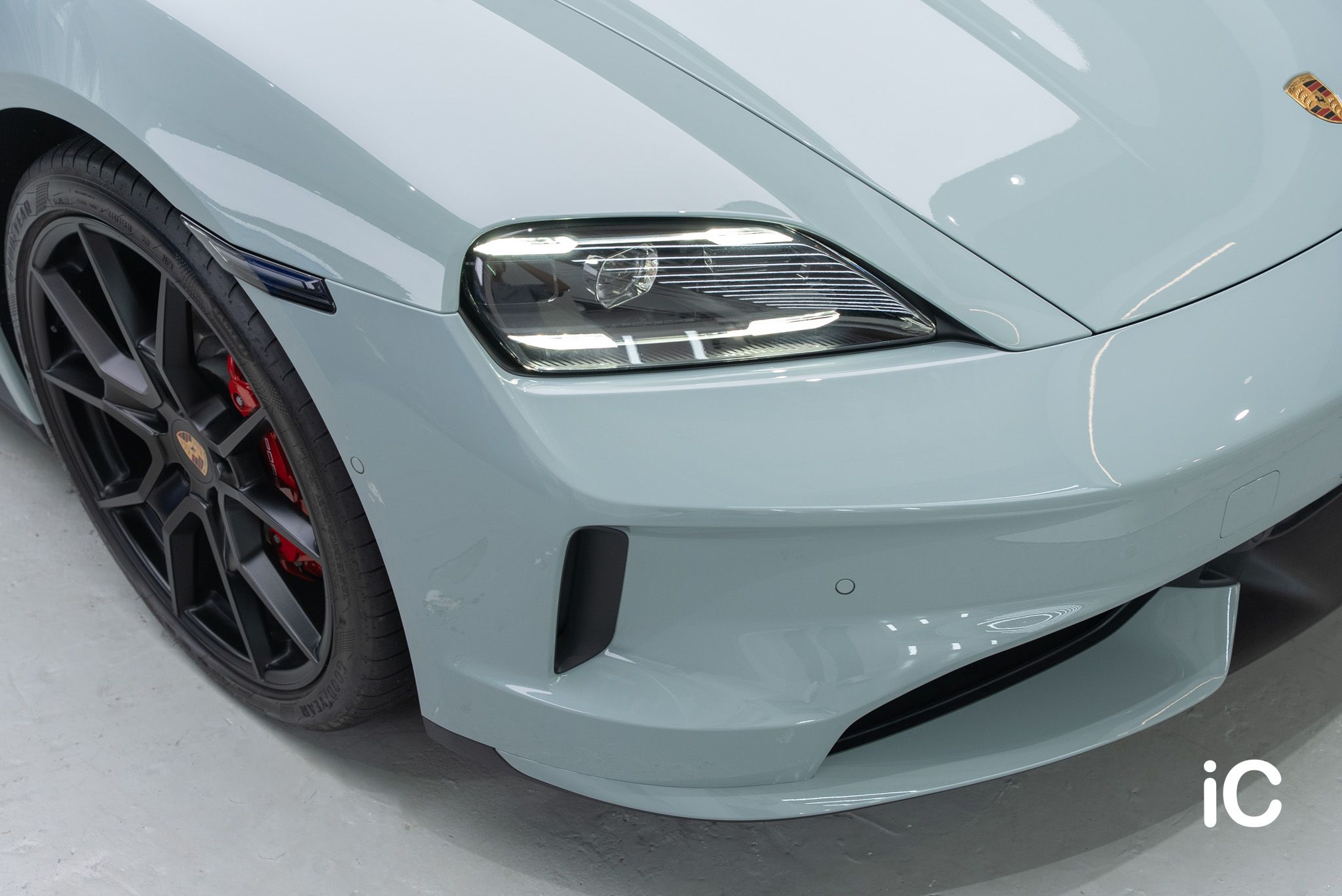 Porsche Taycan 透明 PPF 施工作品