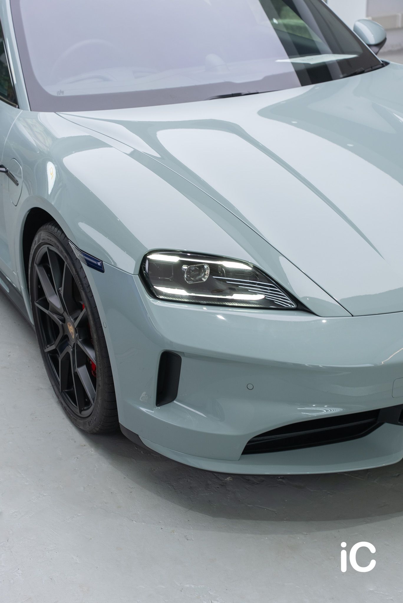 Porsche Taycan 透明 PPF 施工作品