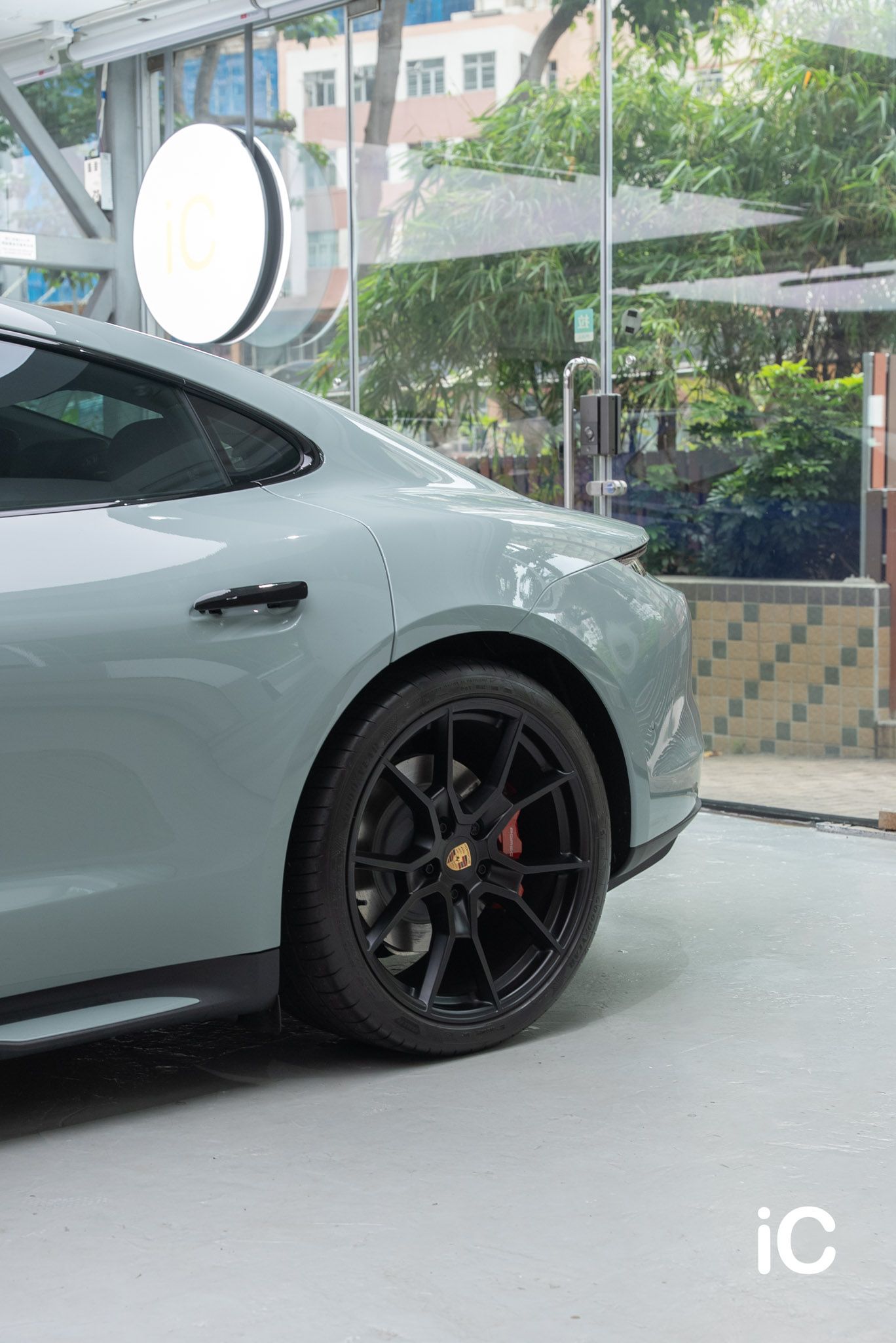 Porsche Taycan 透明 PPF 施工作品