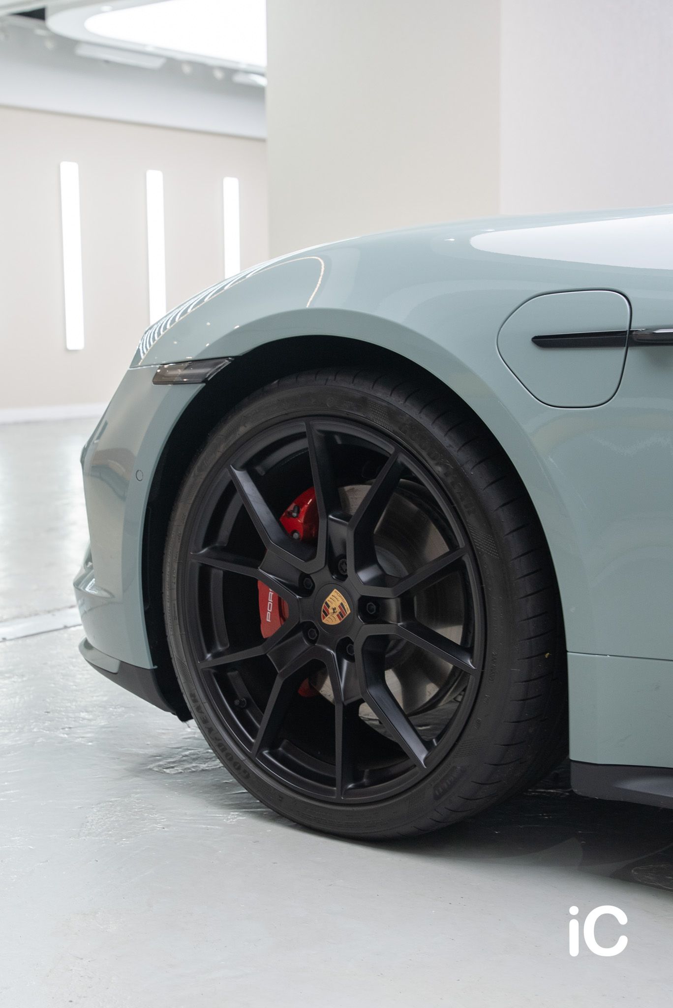 Porsche Taycan 透明 PPF 施工作品