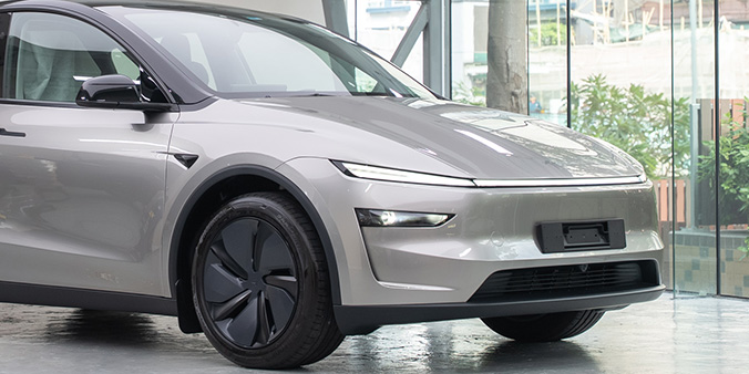 Tesla Model Y Liquid Silver