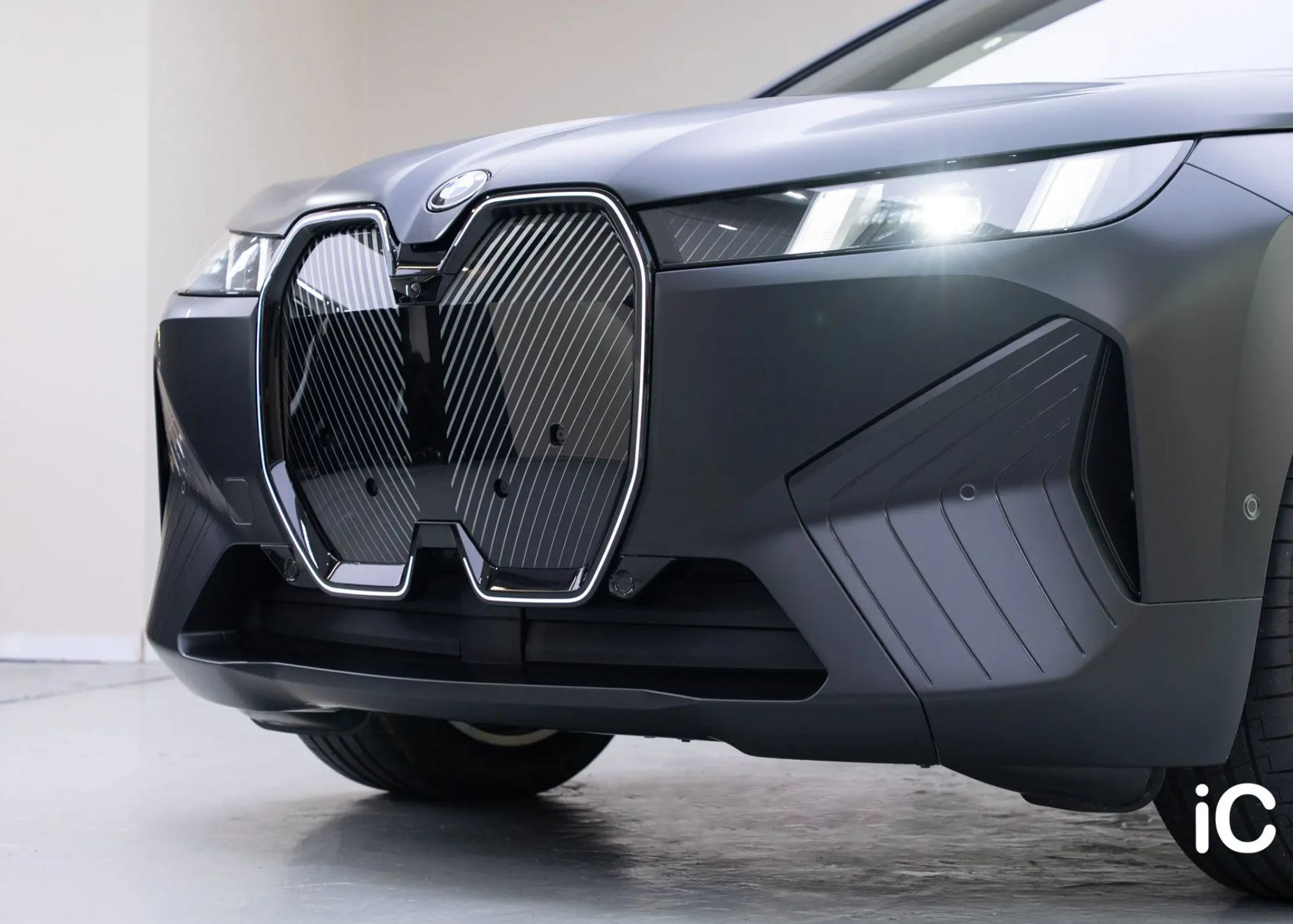 BMW iX with GYEON MATTE PPF